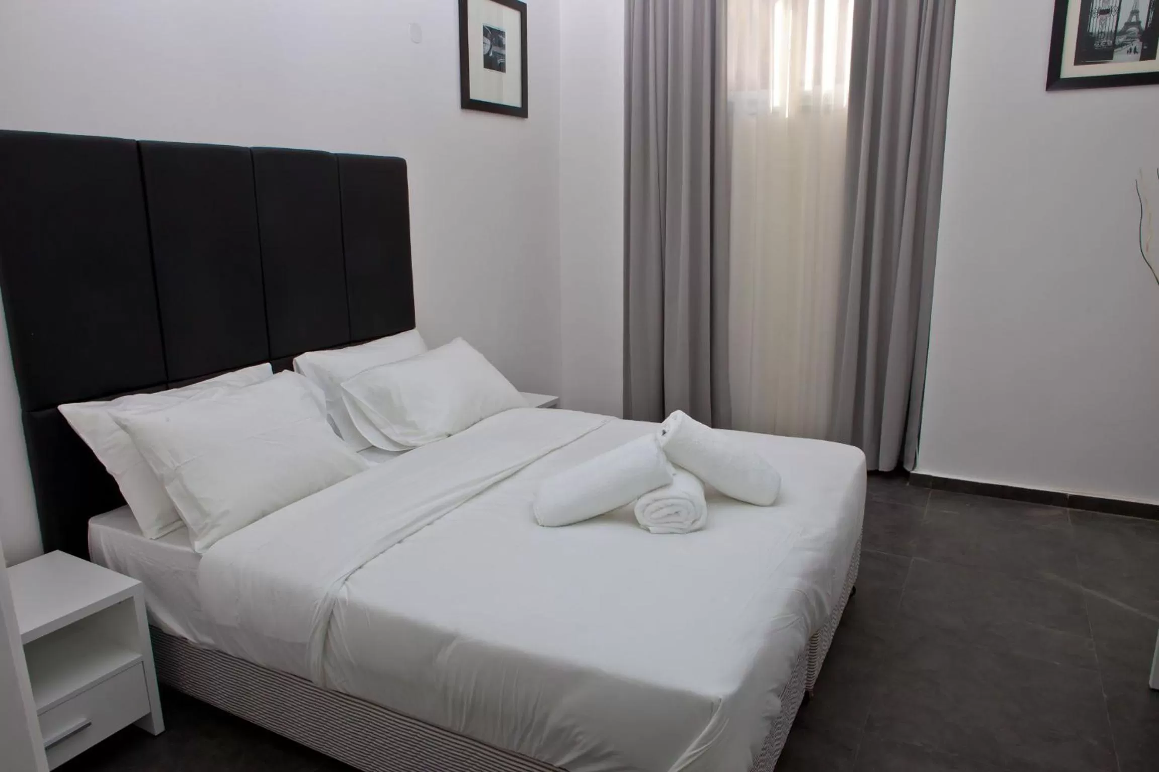Bed in Geula Suites BY RAPHAEL HOTELS