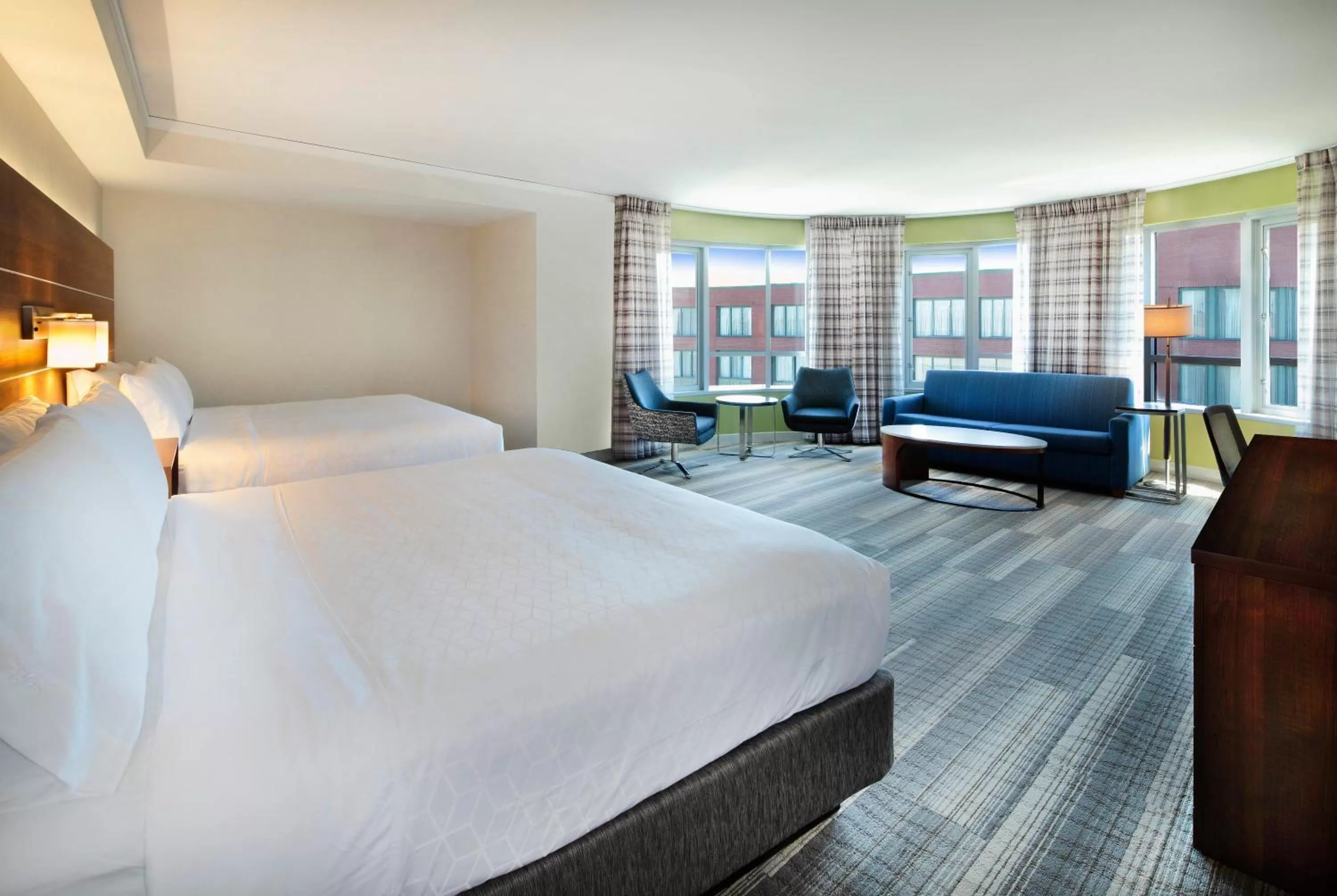 Photo of the whole room, Bed in Holiday Inn Express Hotel & Suites Fisherman's Wharf by IHG