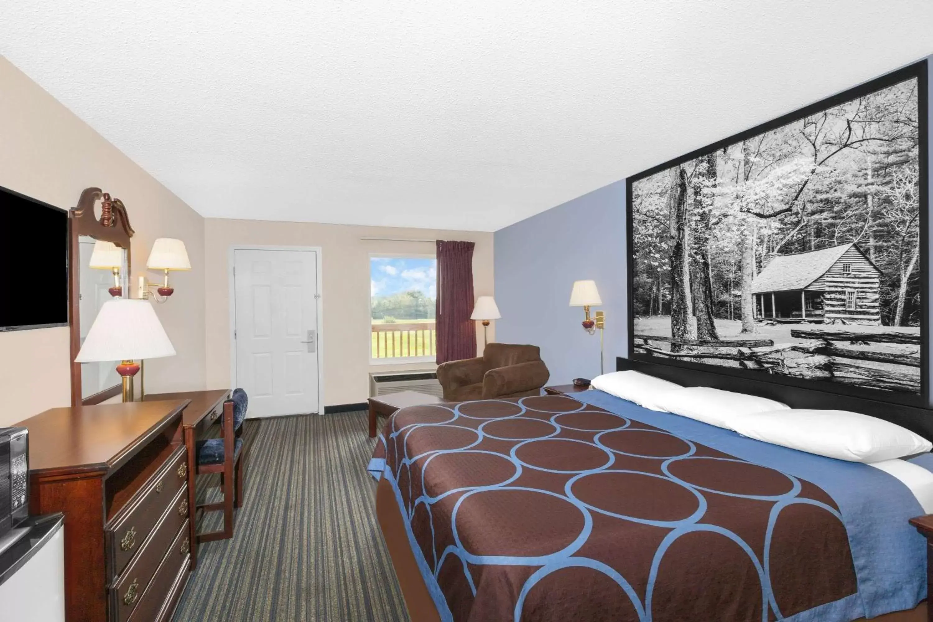 Photo of the whole room in Super 8 by Wyndham Whiteville