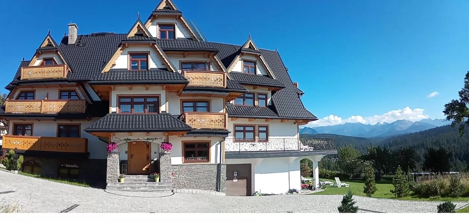 Property building in Górskie Wspomnienie