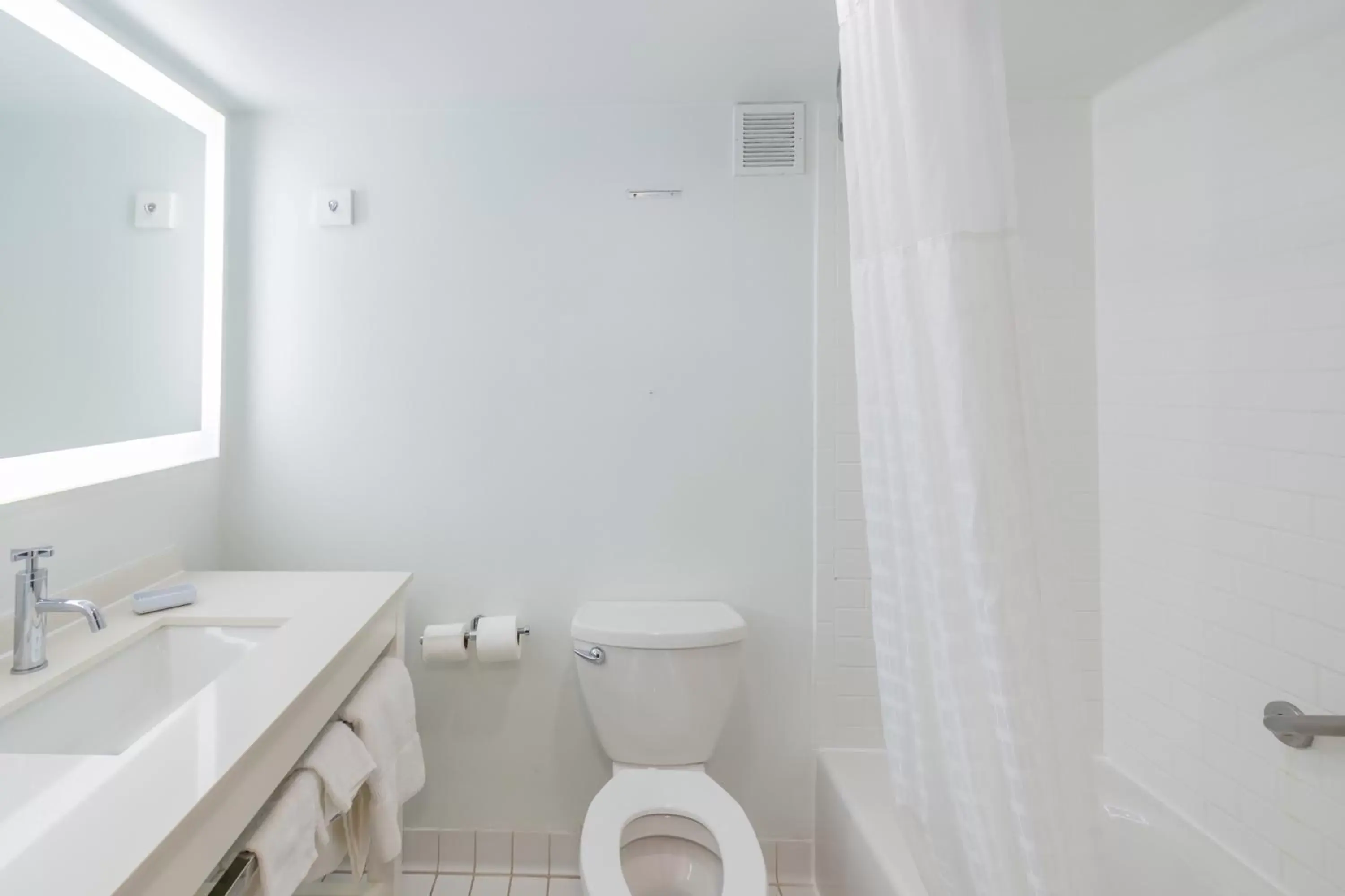 Queen Room with Two Queen Beds - Accessible/Non Smoking in Clarion Pointe Galveston Seawall Queen Room with Two Queen Beds - Accessible/Non Smoking in Clarion Pointe Galveston Seawall