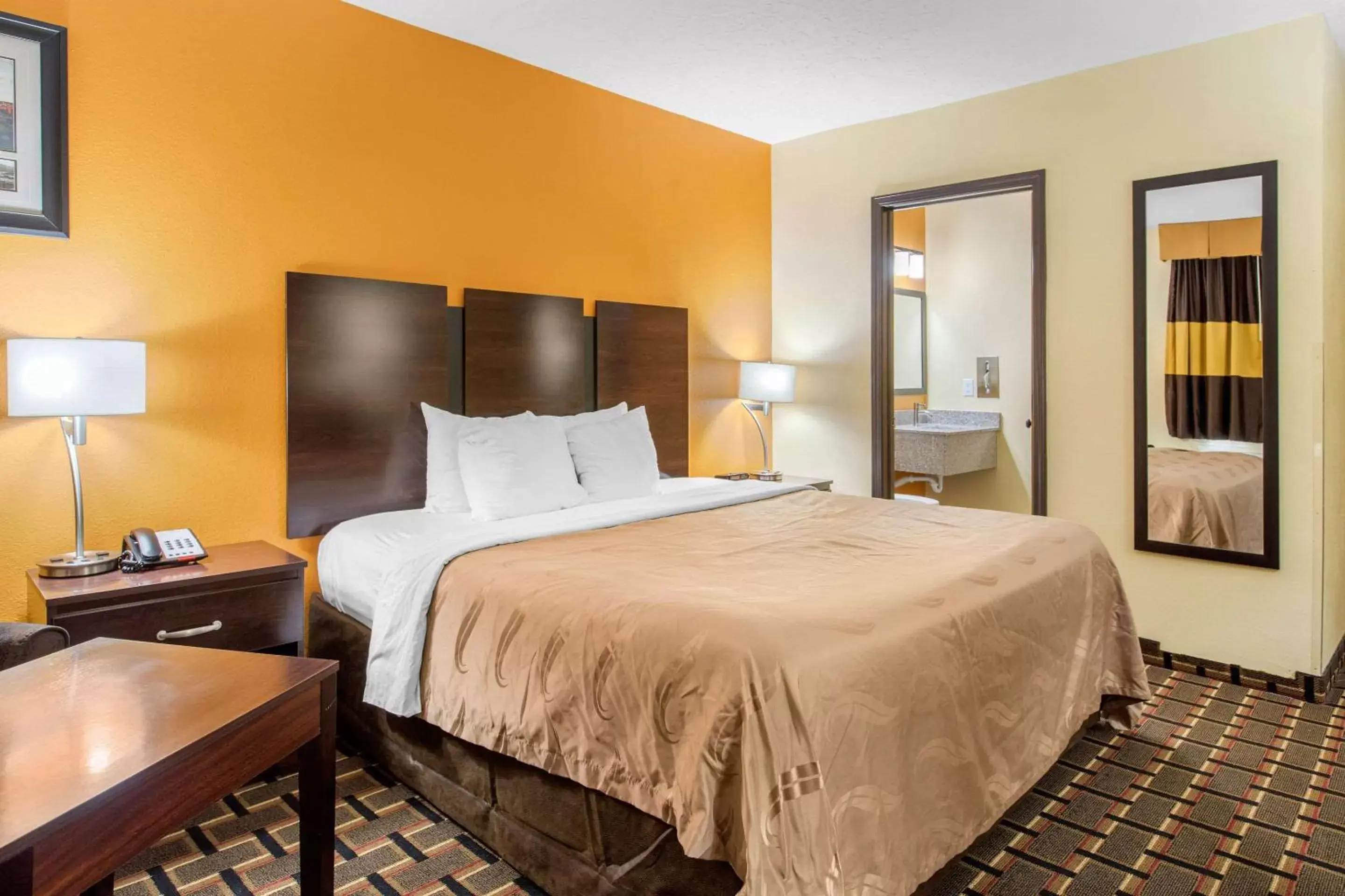 Photo of the whole room, Bed in Quality Inn Grand Rapids Near Downtown