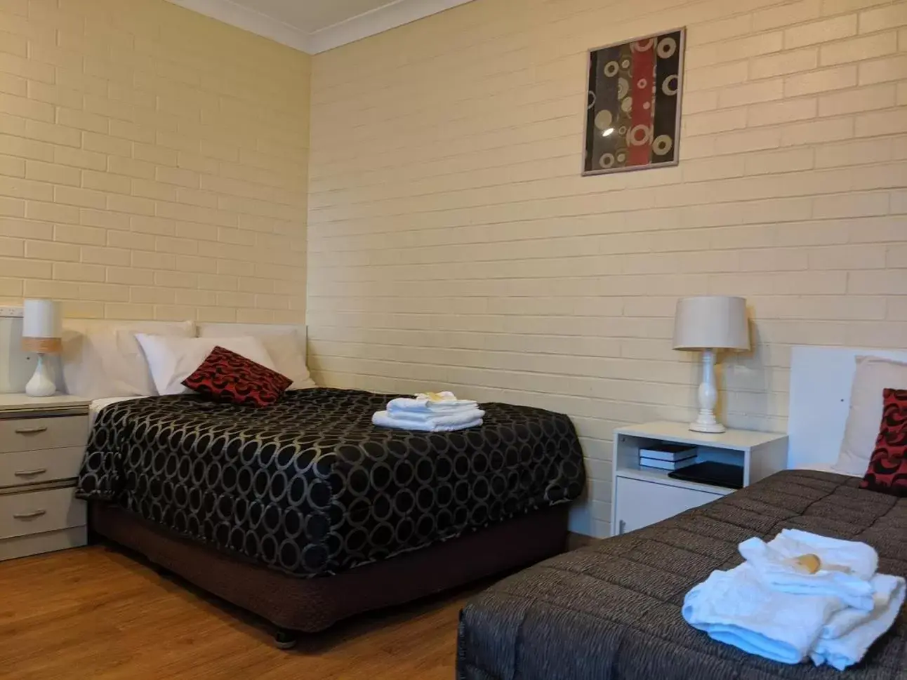 Bedroom, Bed in Bondi Motel