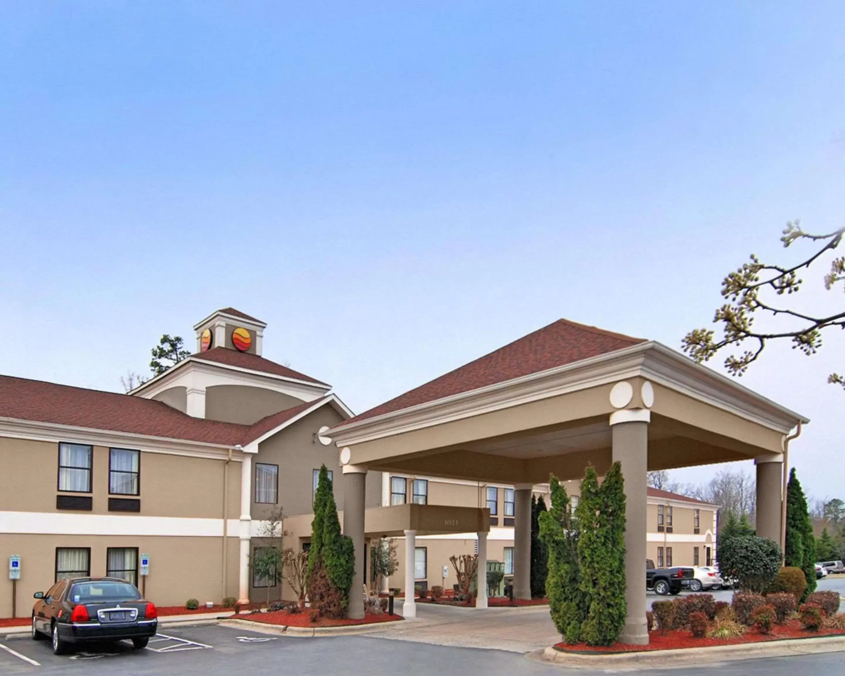 Property building in Quality Inn High Point - Archdale