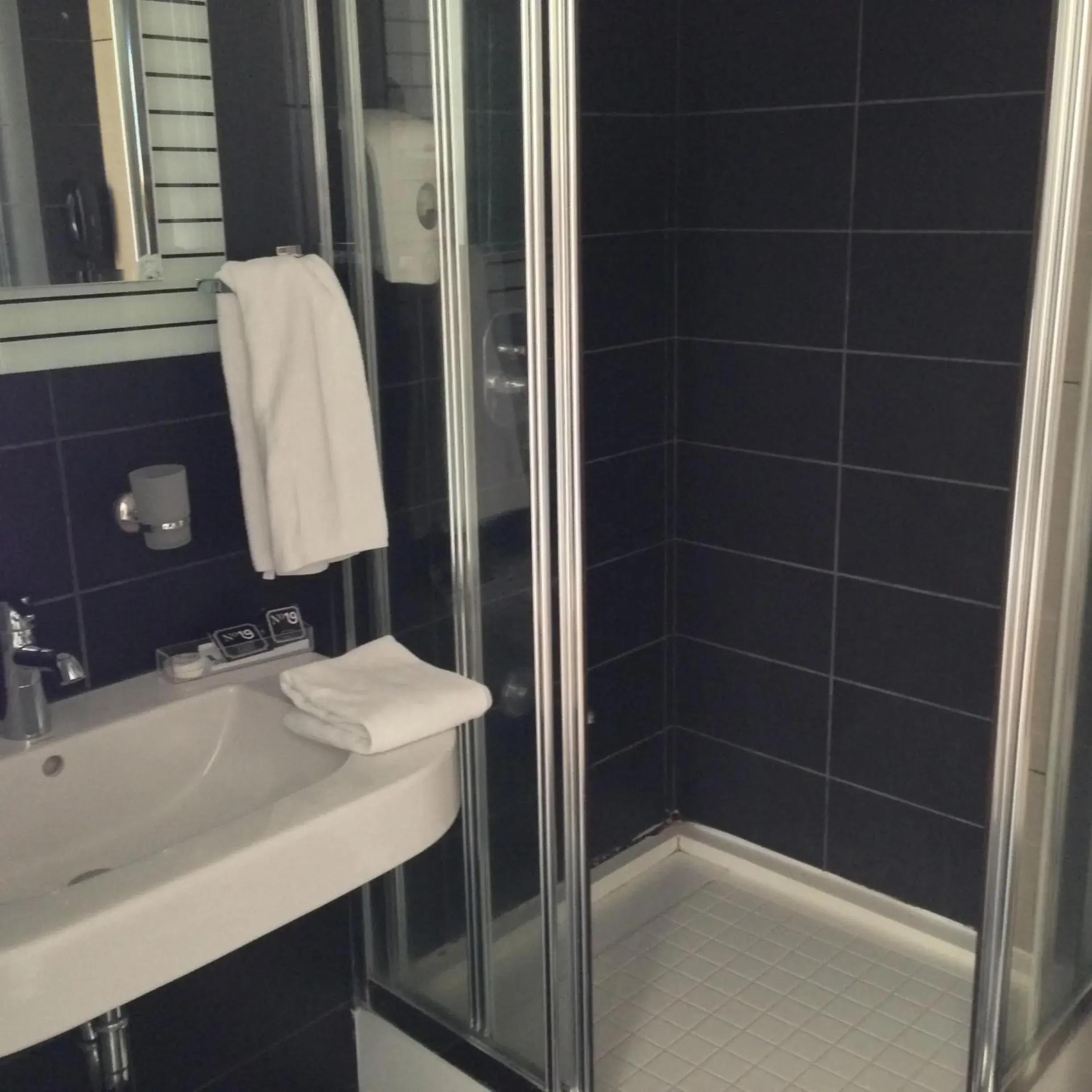 Shower, Bathroom in No:19 Boutique Hotel