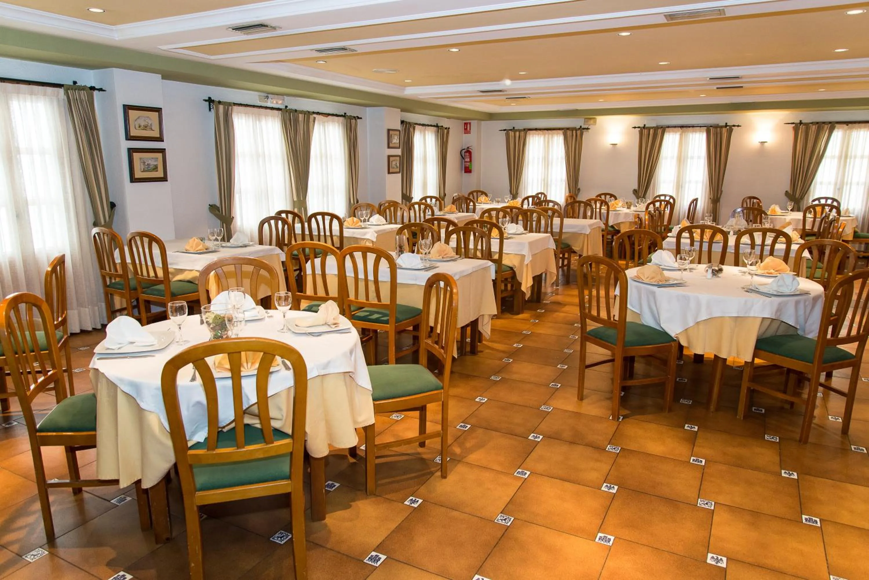 Restaurant/places to eat in Hotel Rey Don Jaime
