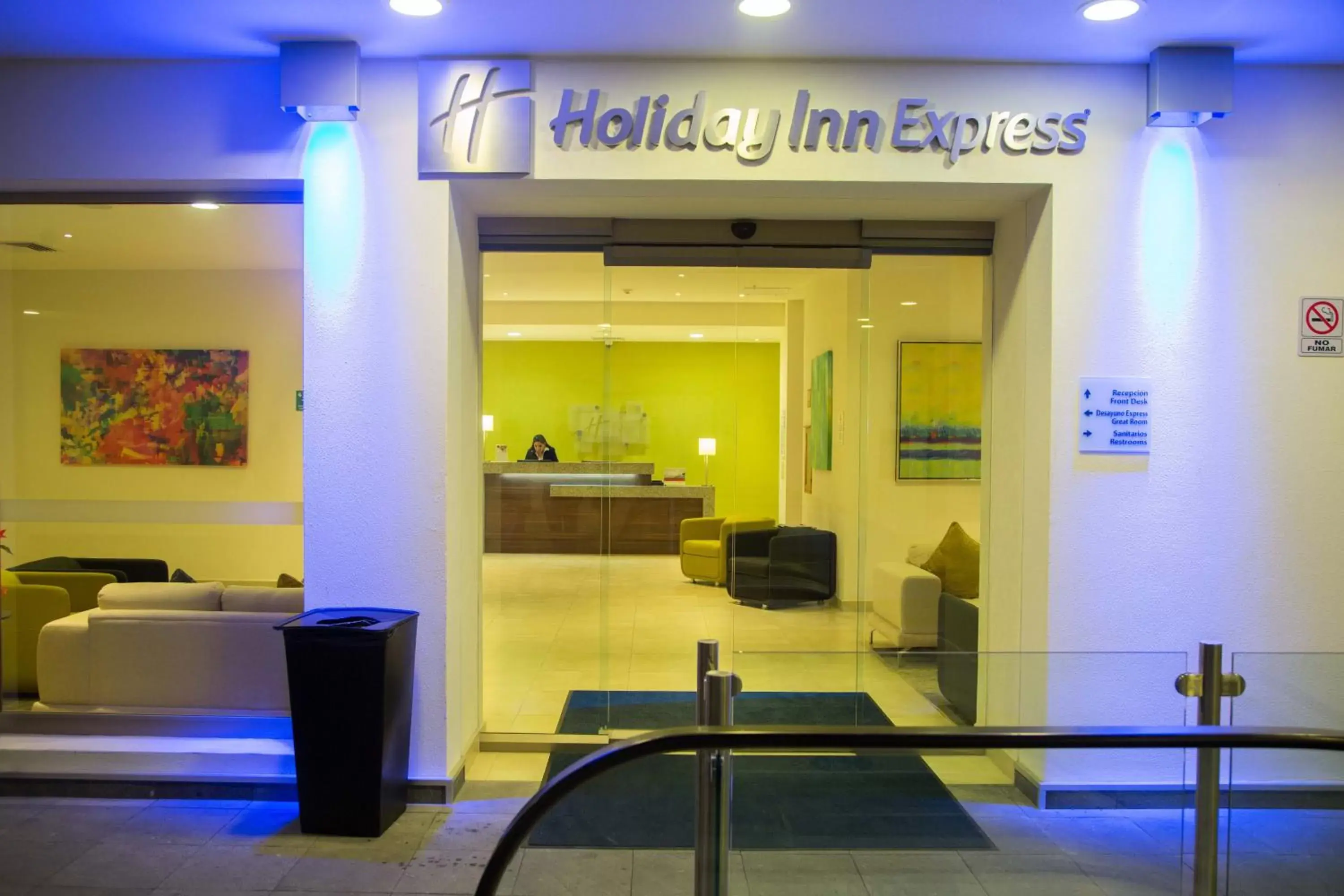 Property building in Holiday Inn Express Xalapa