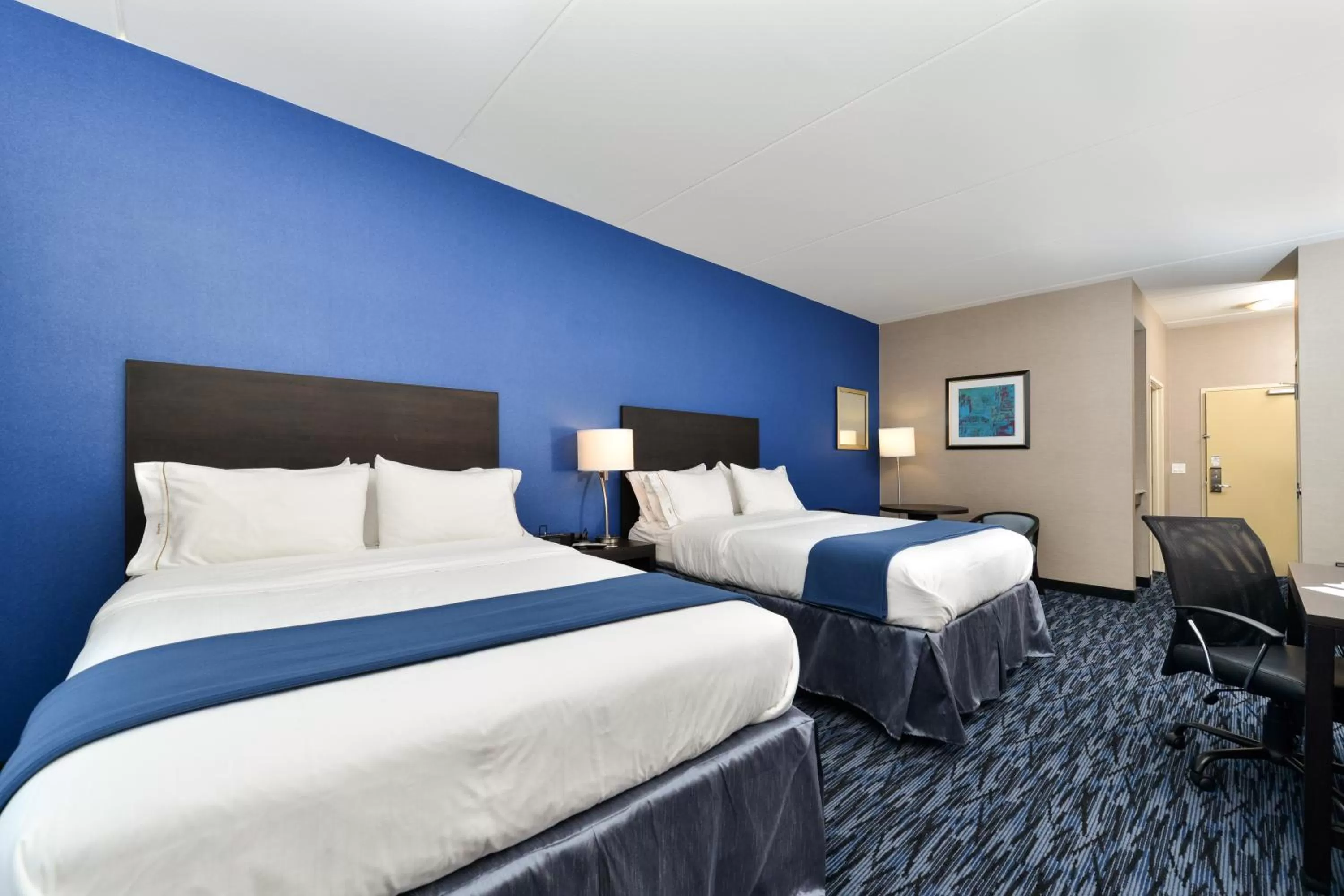 Photo of the whole room, Bed in Holiday Inn Express & Suites Peekskill-Lower Hudson Valley by IHG