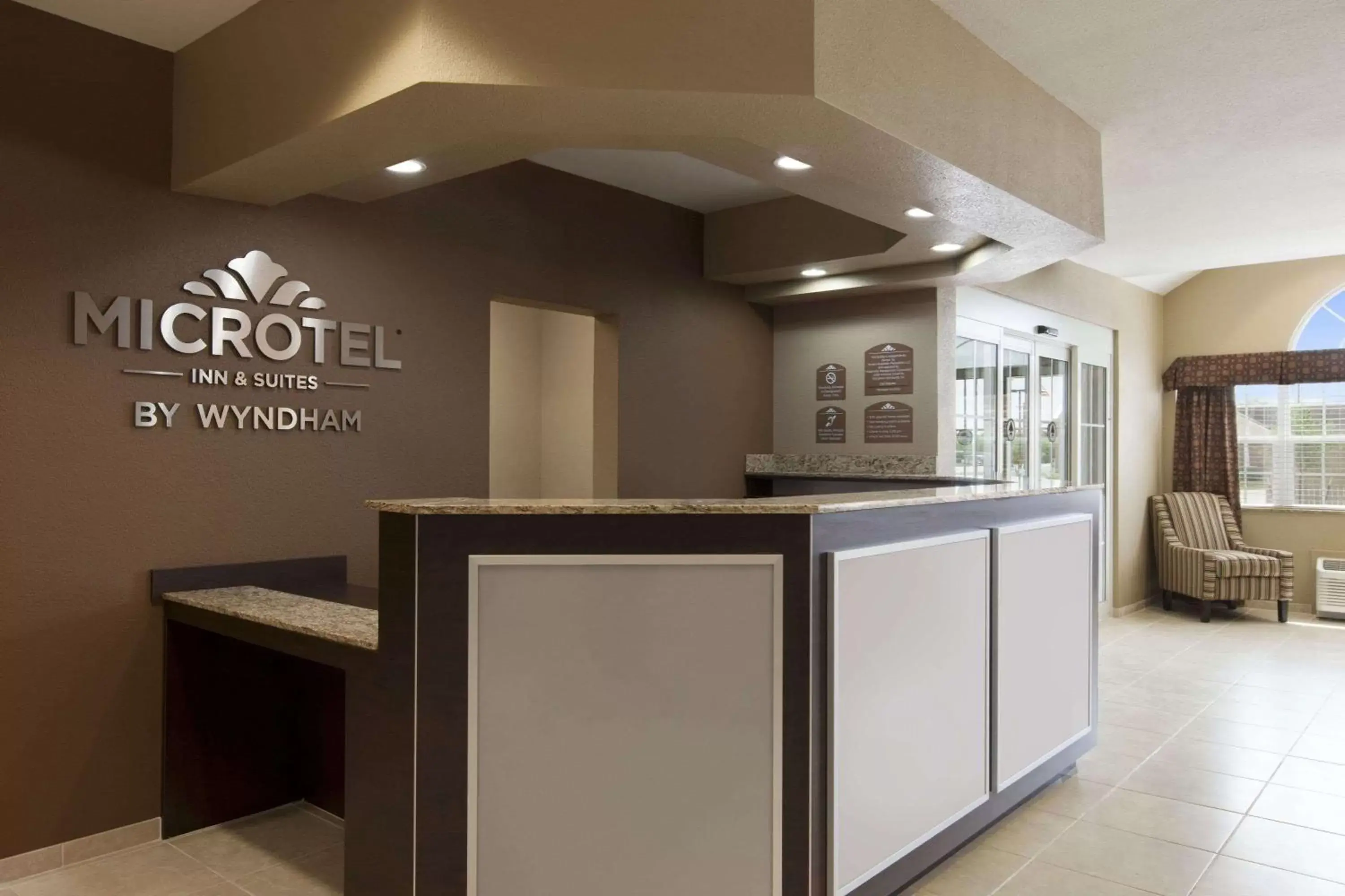 Lobby or reception, Lobby/Reception in Microtel Inn & Suites Kenedy