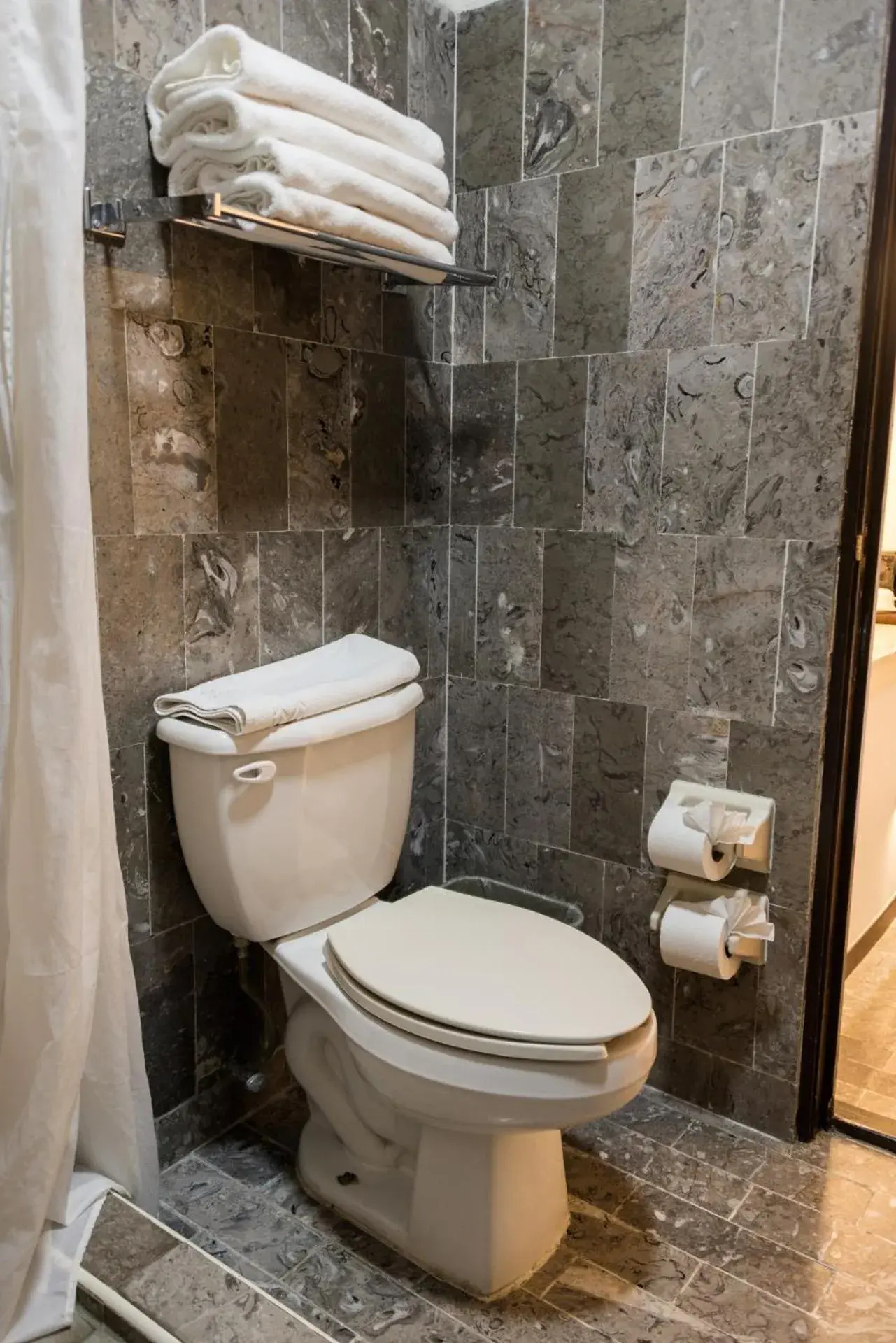 Toilet, Bathroom in La Noria Centro Histórico