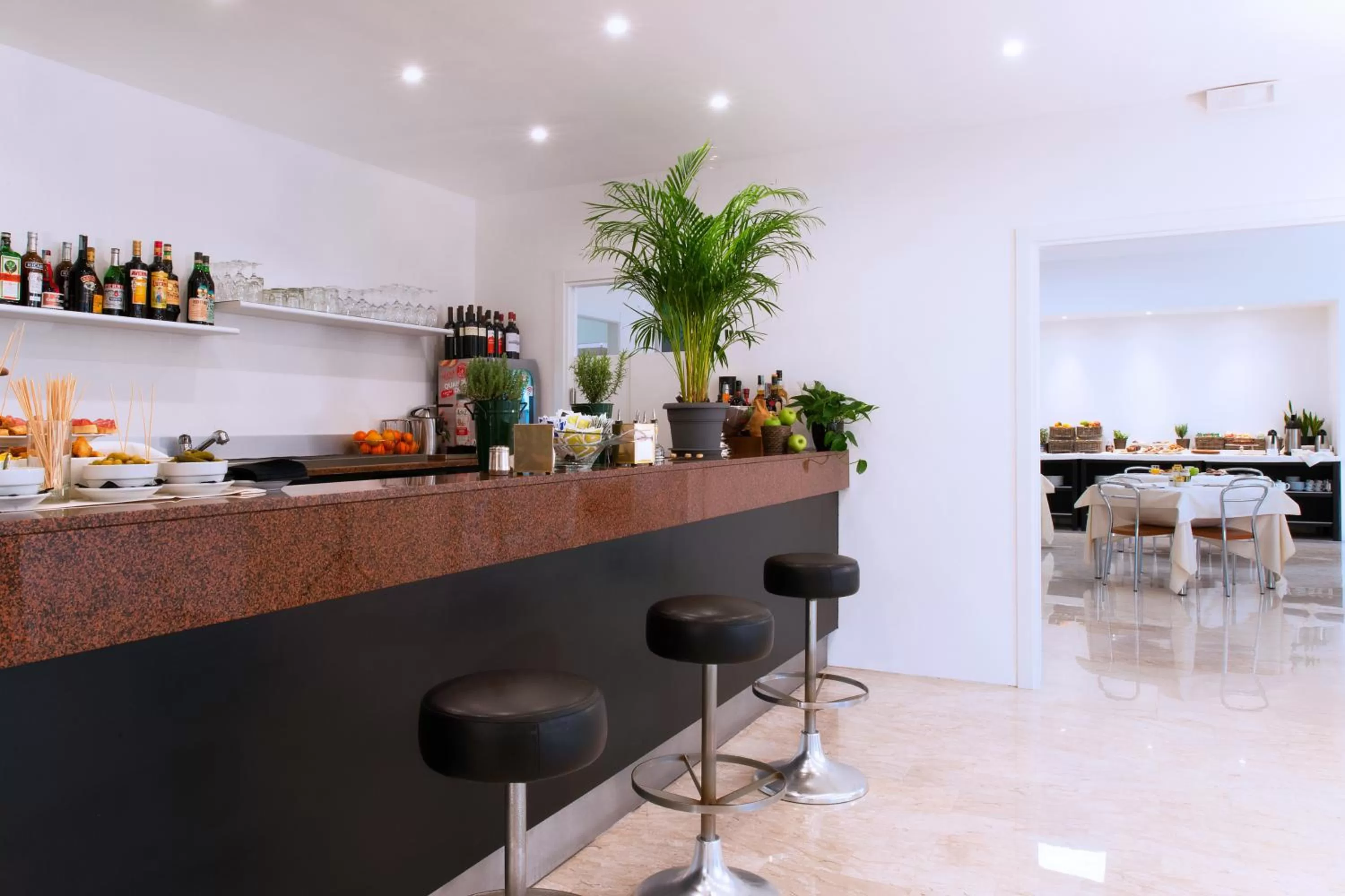 Lounge or bar in CDH Hotel Modena