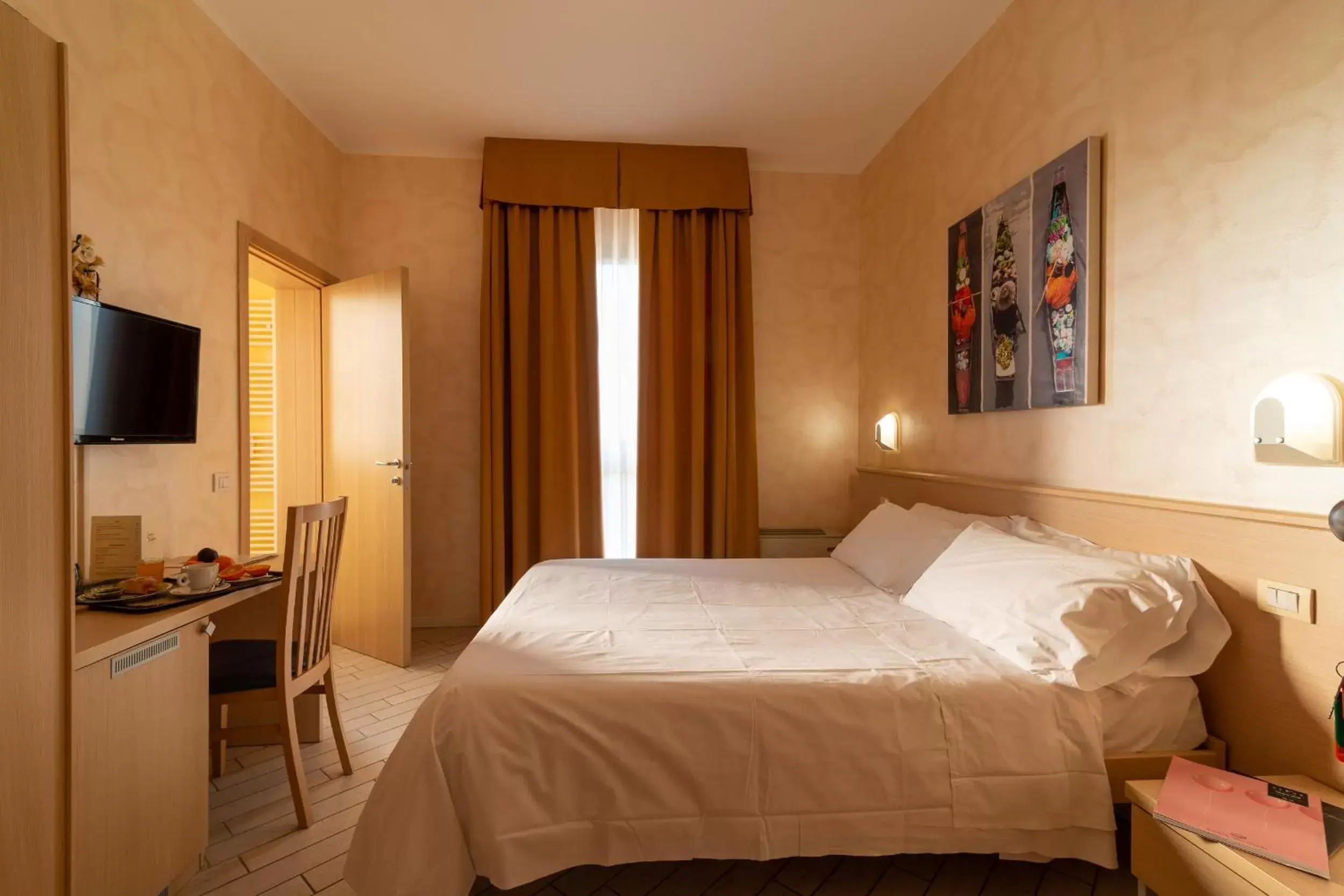 Bedroom, Bed in Hotel Mirandola
