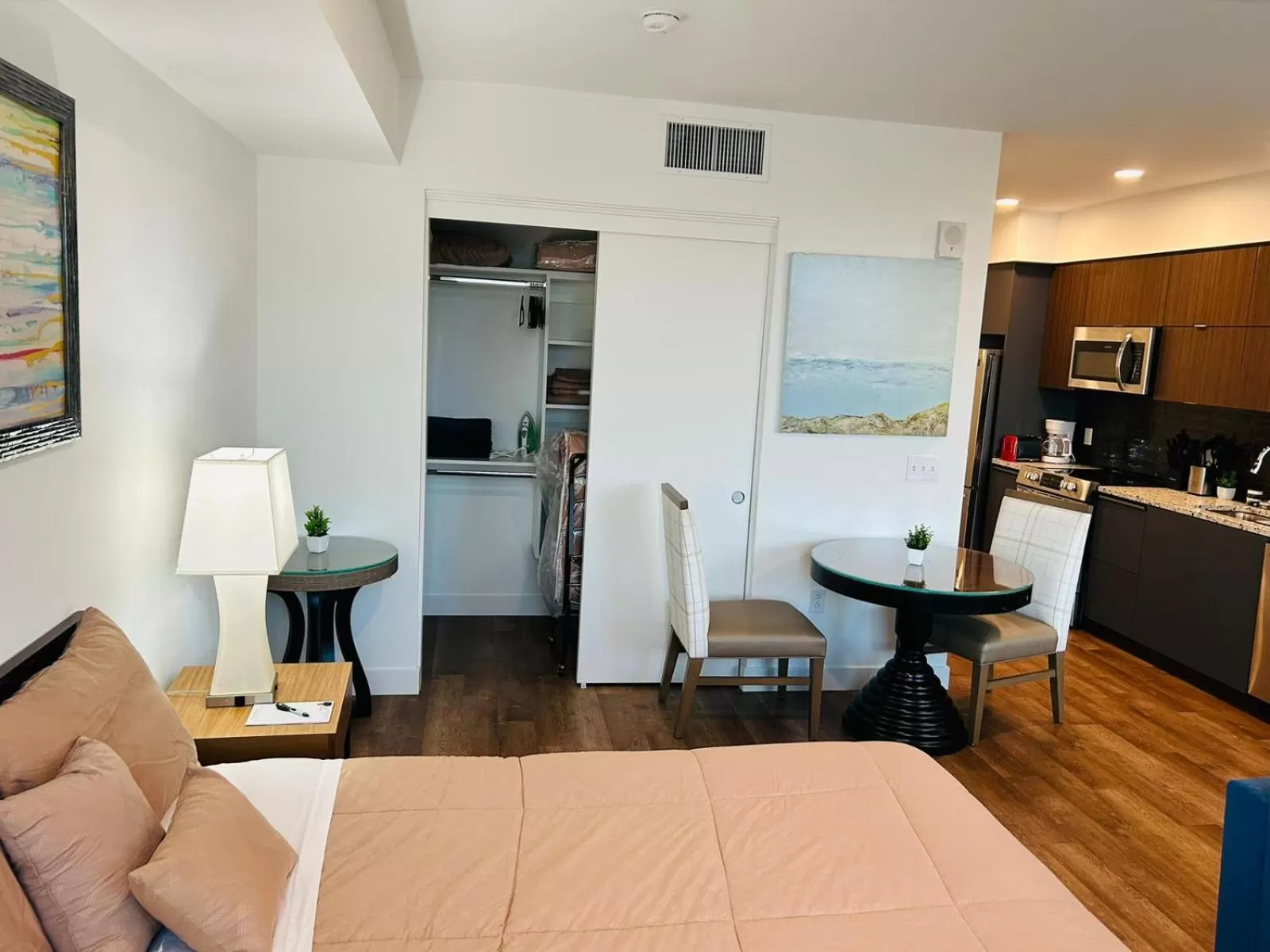 Kitchen or kitchenette, Bathroom in Gorgeous Hollywood Apts LA's Best Location and Amazing Roof Deck