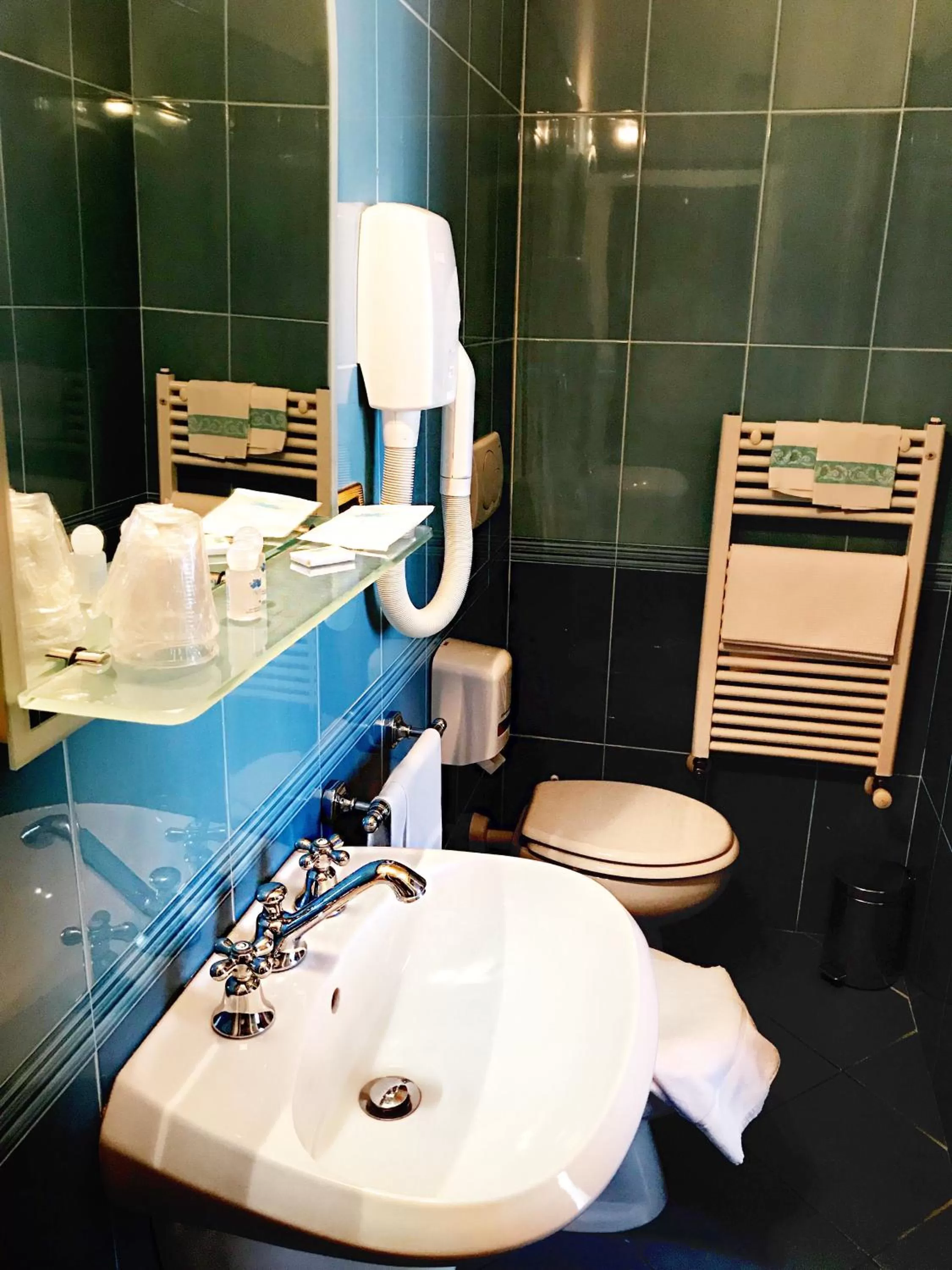 Shower, Bathroom in B&B Villa Primavera