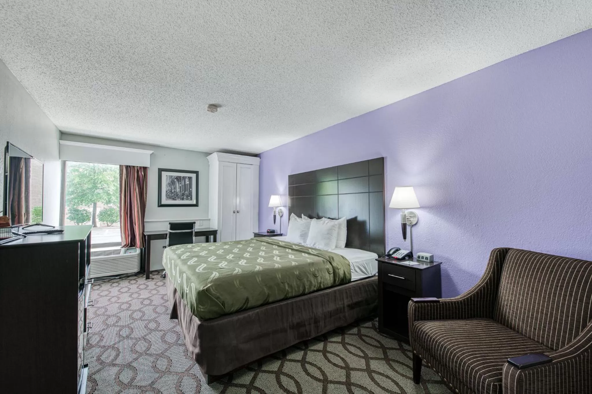 King Suite - Non-Smoking in Quality Inn & Suites North Little Rock