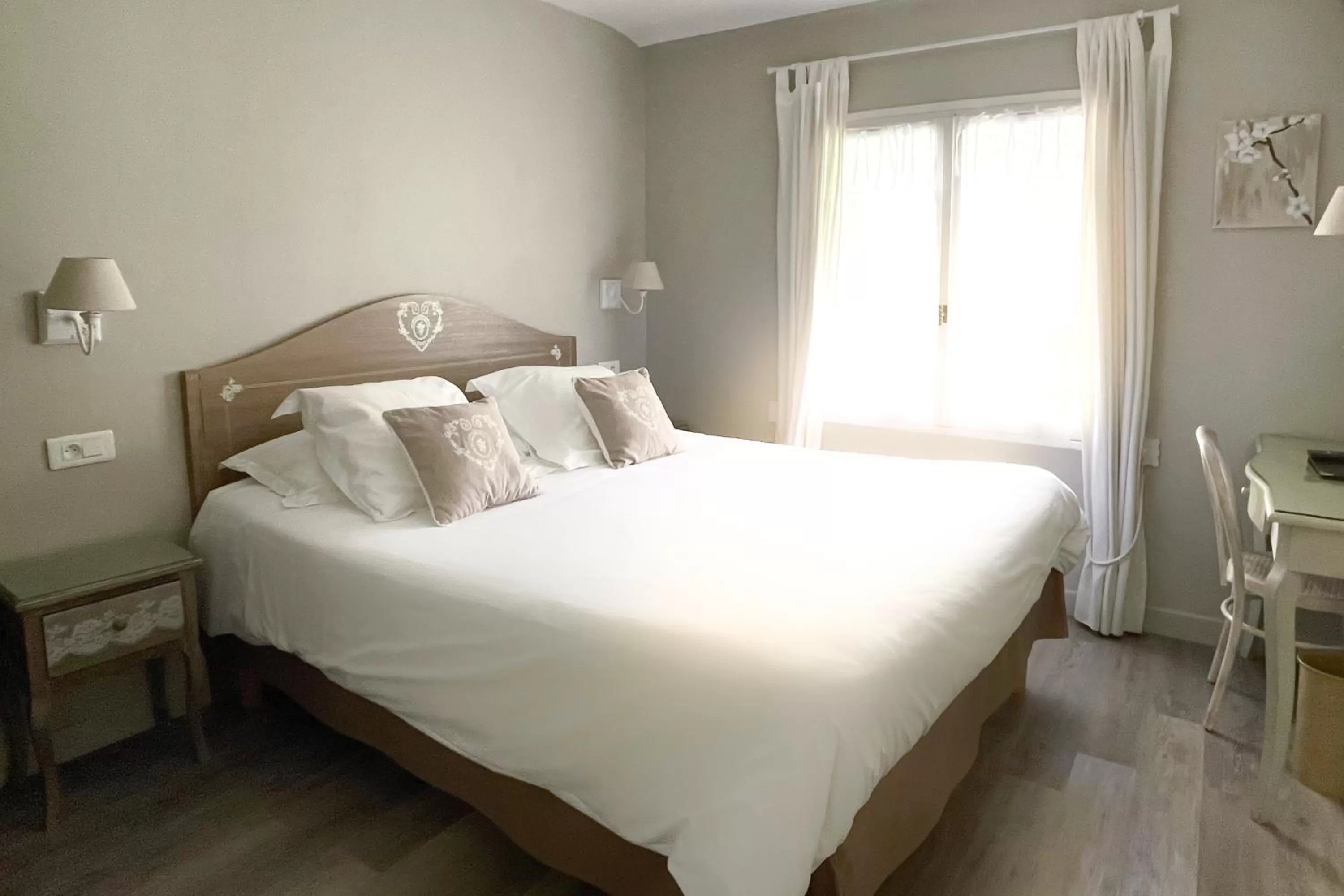 Photo of the whole room, Bed in Hotel Le Magnan