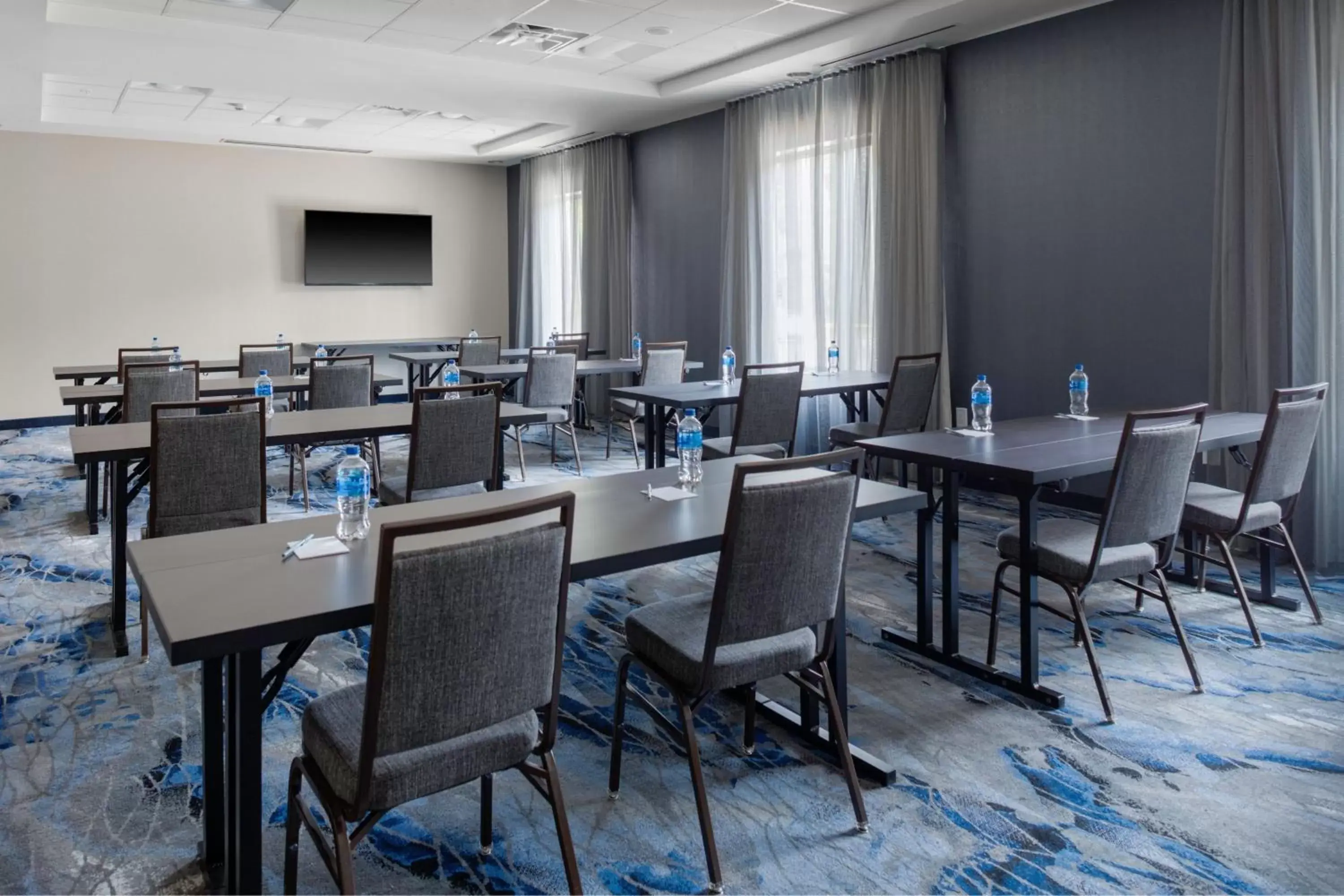 Meeting/conference room, Restaurant/Places to Eat in Fairfield Inn & Suites by Marriott Atlanta Marietta