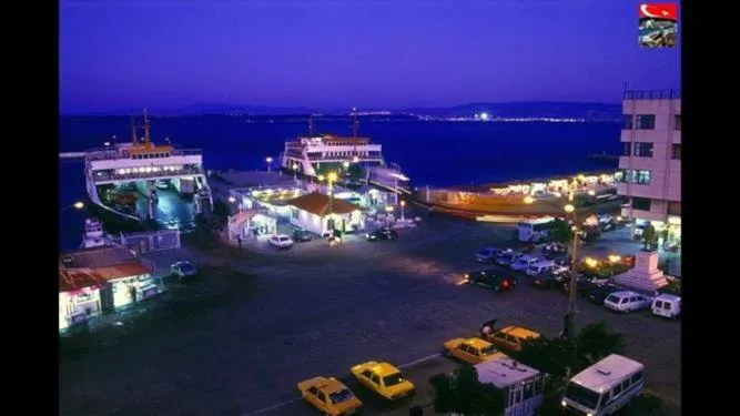 Property building in Hotel Crowded House