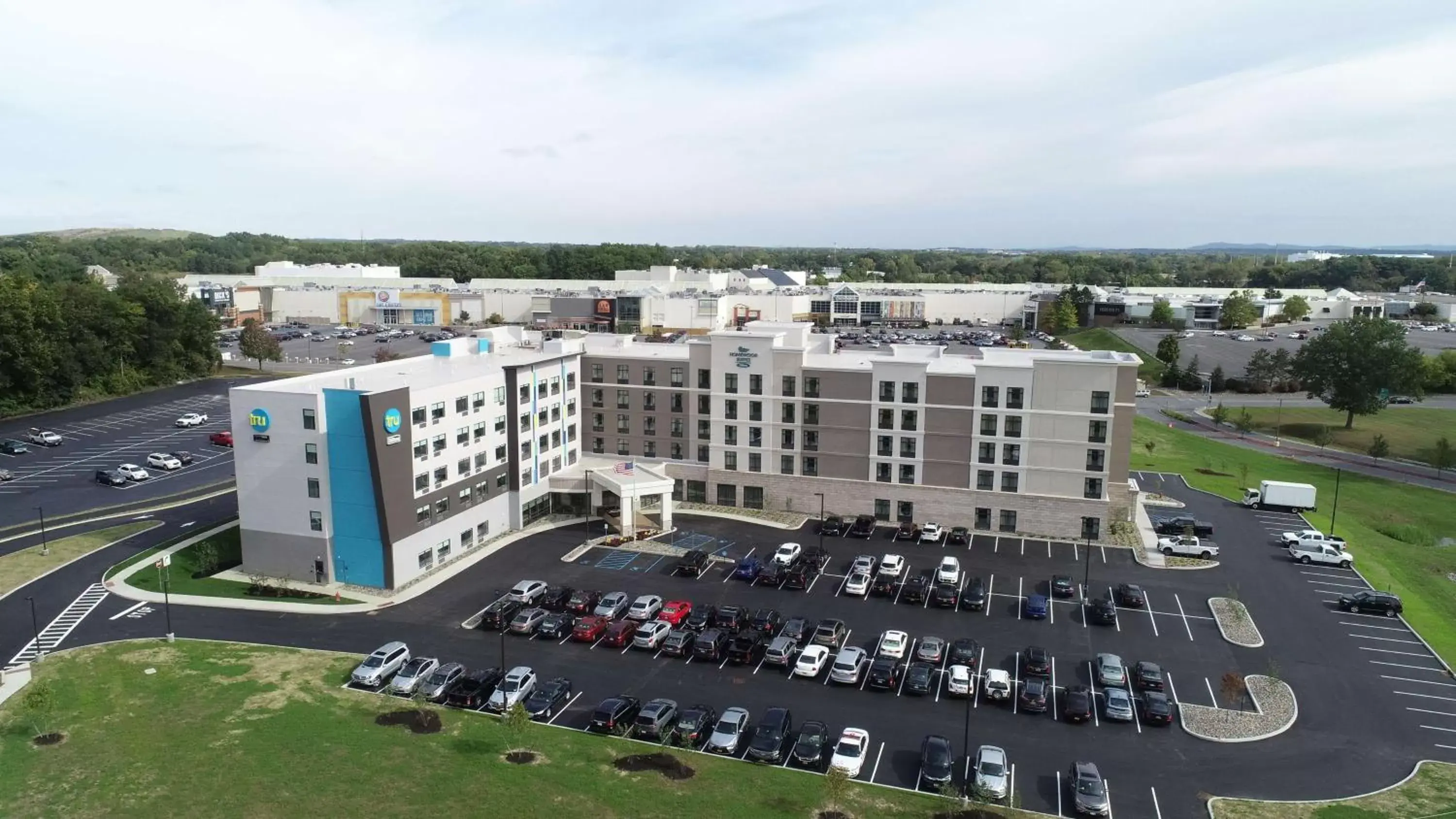 Property building in Homewood Suites by Hilton Albany Crossgates Mall Property building in Homewood Suites by Hilton Albany Crossgates Mall