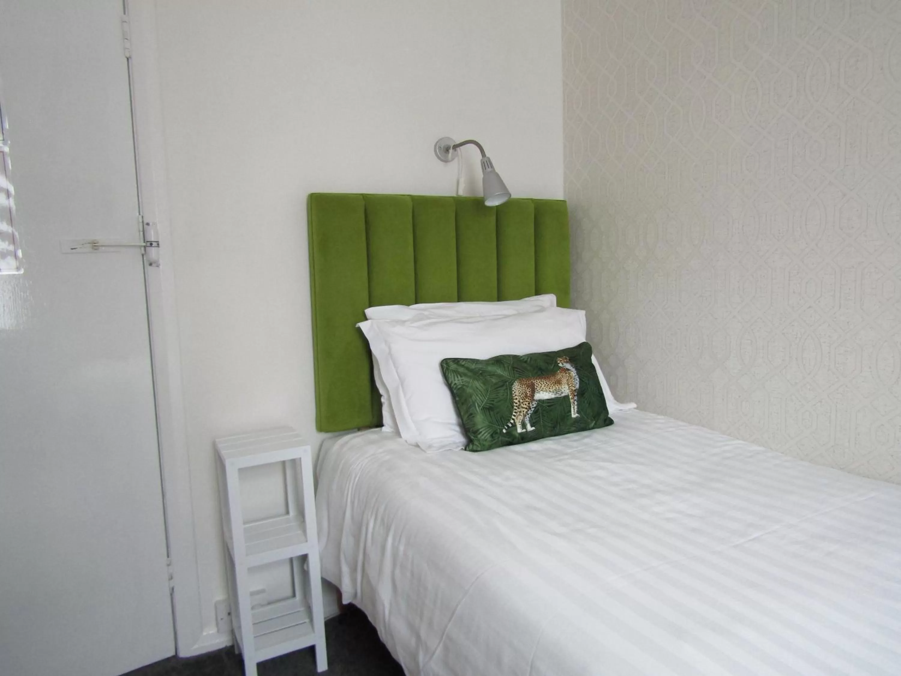 Bedroom, Bed in The Scala Hotel