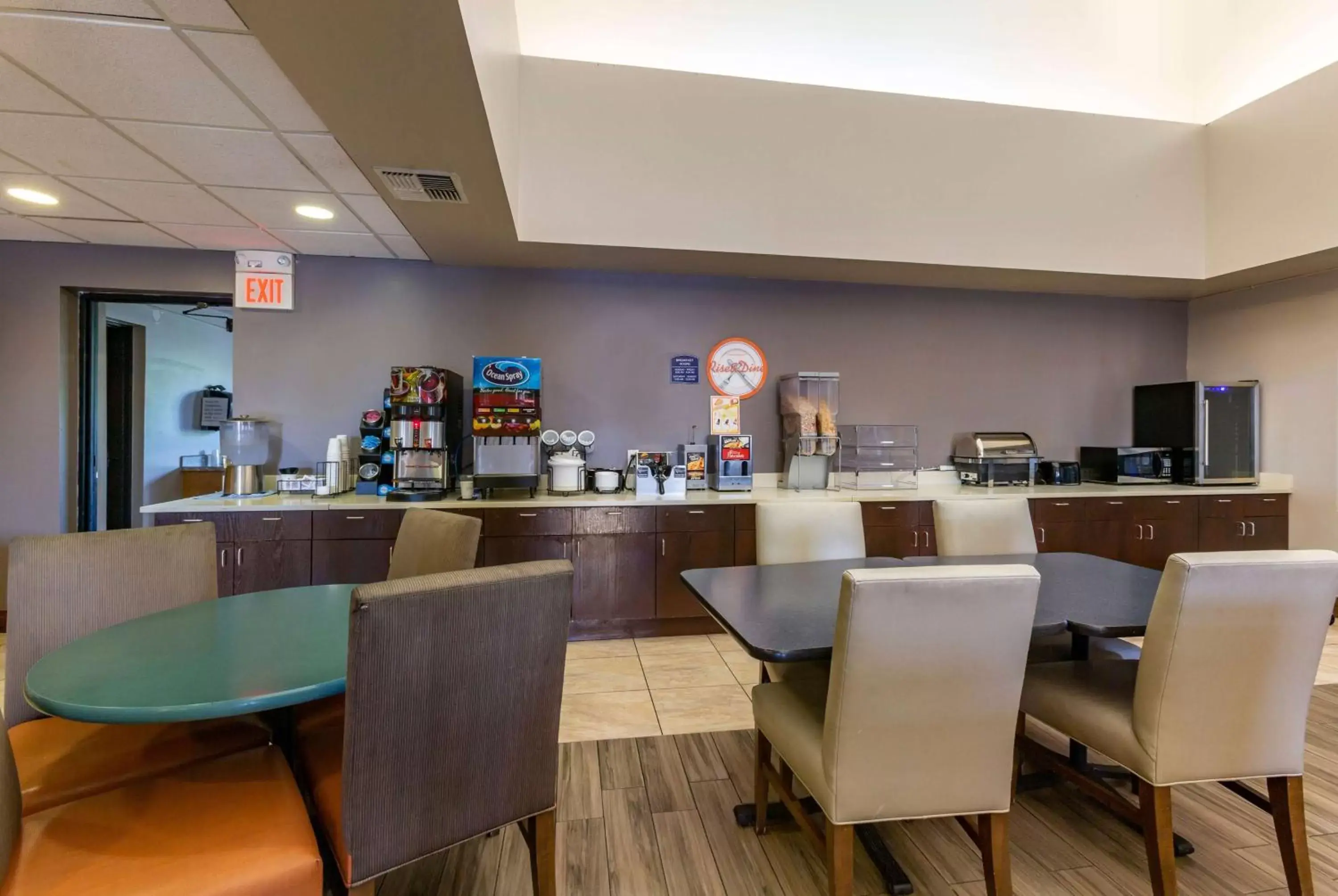 Breakfast, Restaurant/Places to Eat in Howard Johnson by Wyndham Billings