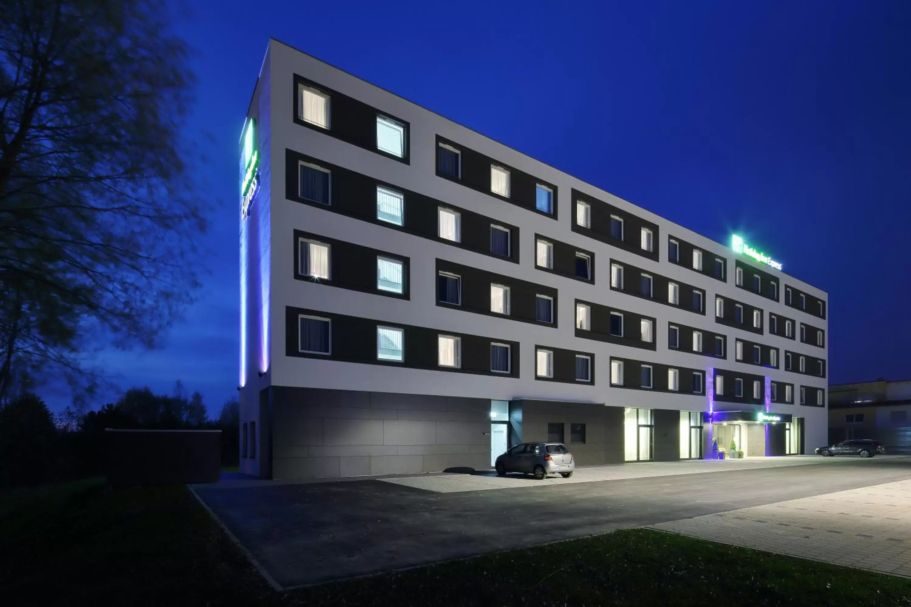 Property Building in Holiday Inn Express Friedrichshafen, an IHG Hotel