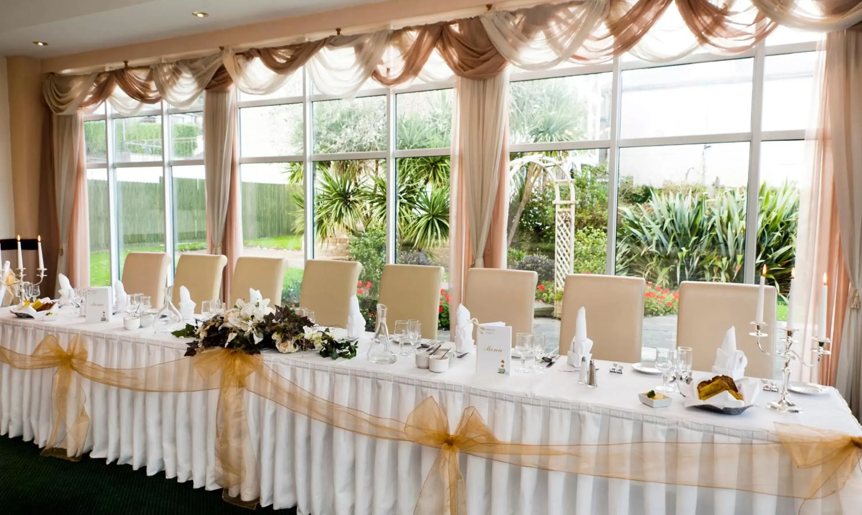 Banquet/Function facilities, Restaurant/Places to Eat in Majestic Hotel