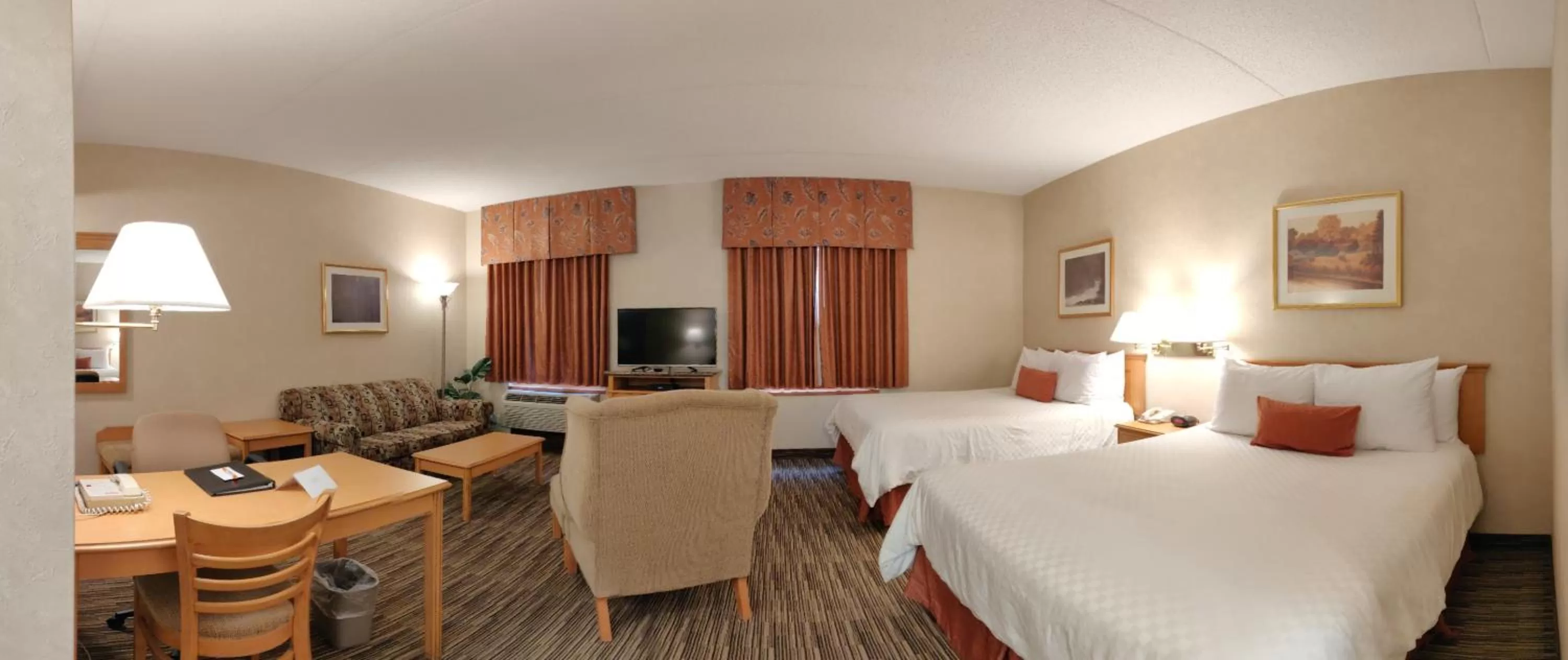 Bed in Humphry Inn and Suites