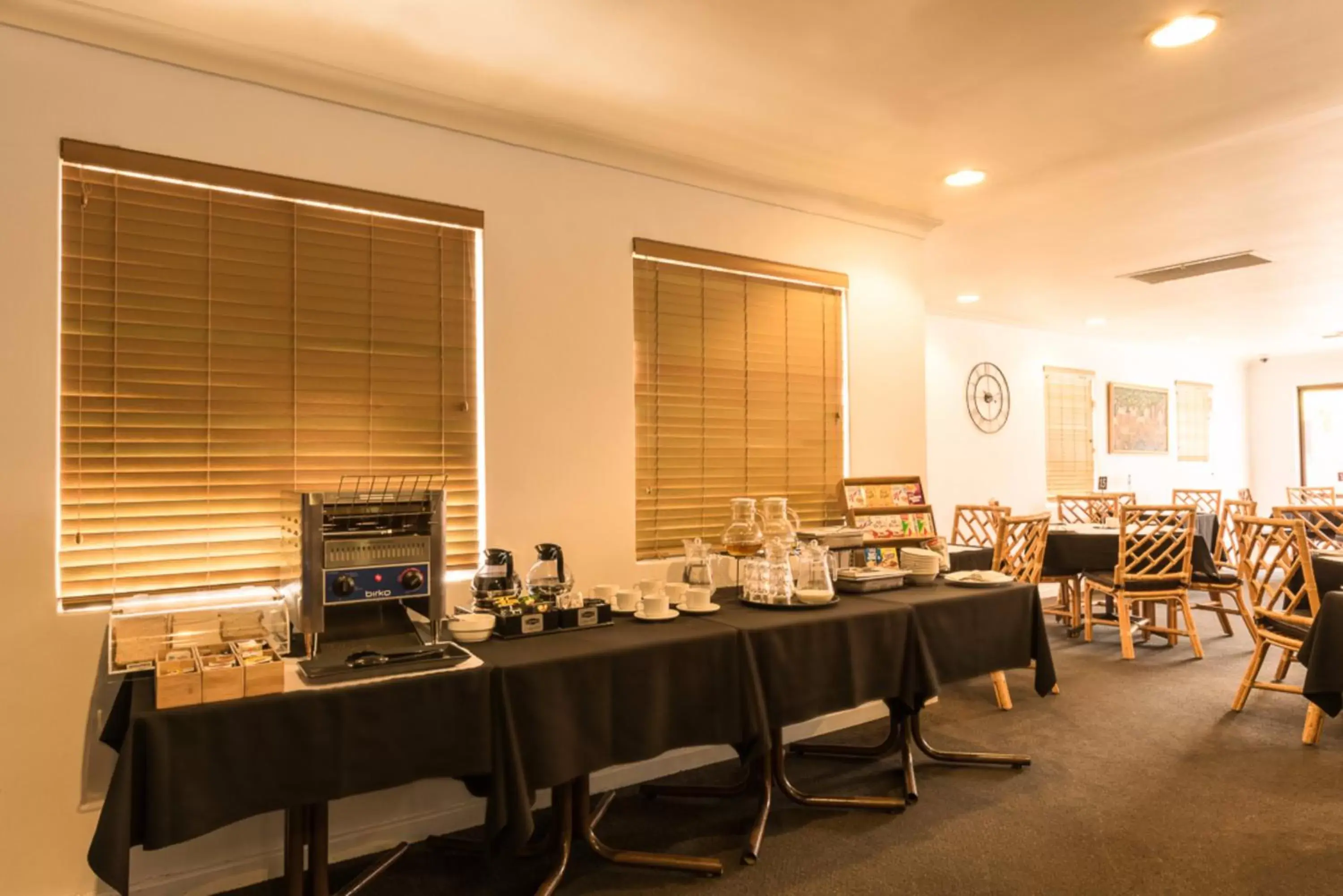 Restaurant/places to eat in Sanno Marracoonda Perth Airport Hotel Restaurant/places to eat in Sanno Marracoonda Perth Airport Hotel