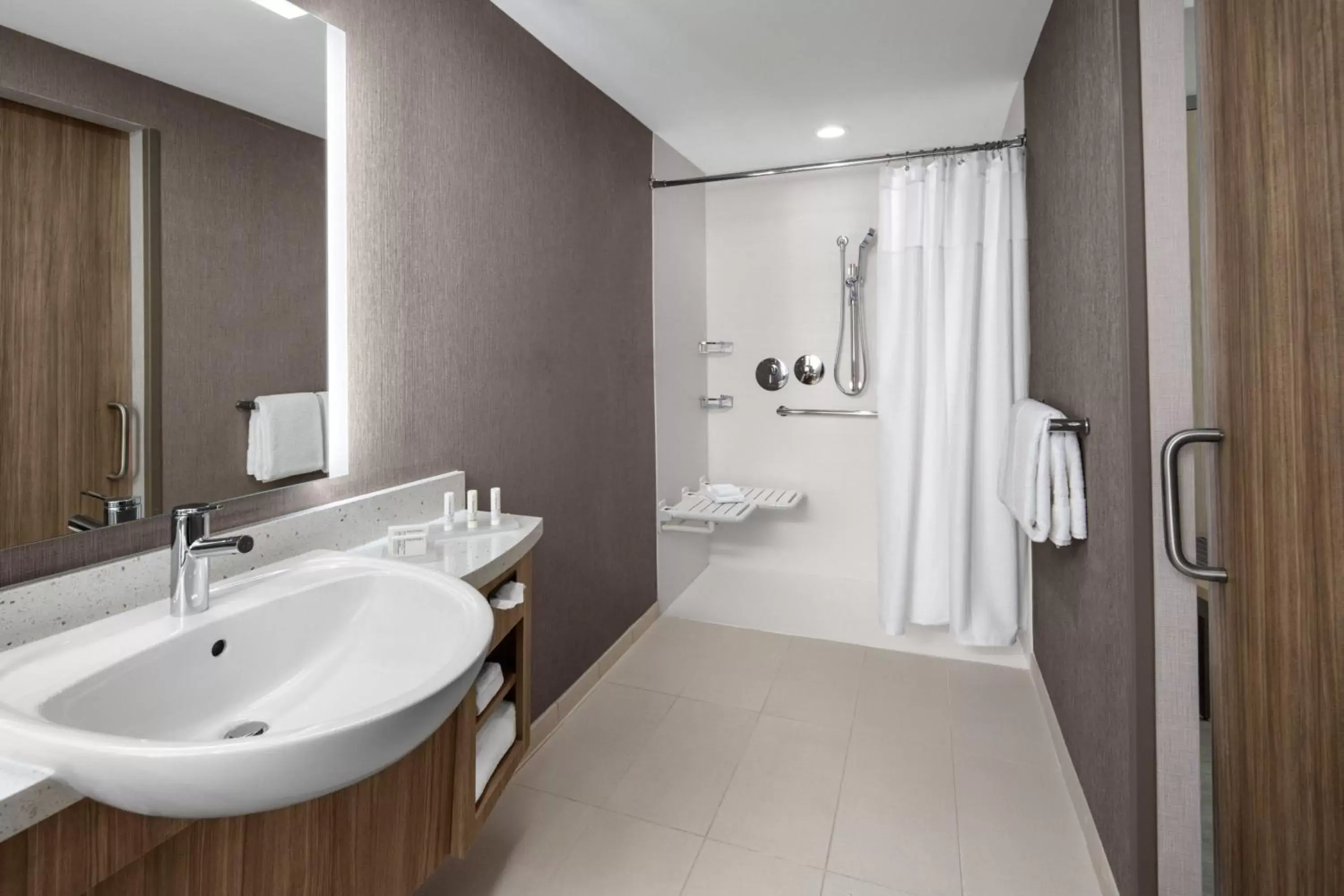 Bathroom in SpringHill Suites by Marriott East Rutherford Meadowlands Carlstadt