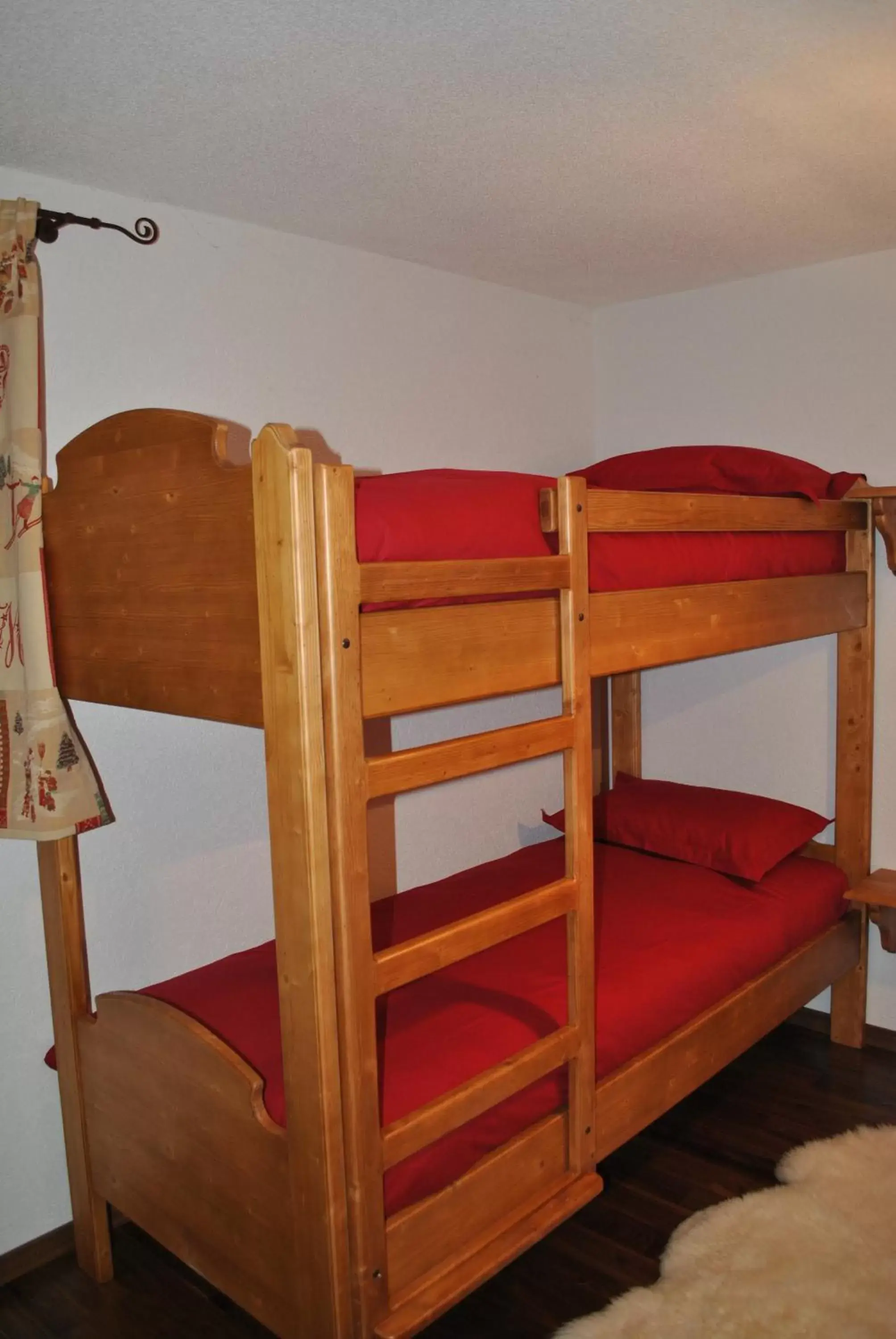 Bedroom, Bunk Bed in Les Petits Mélèzes