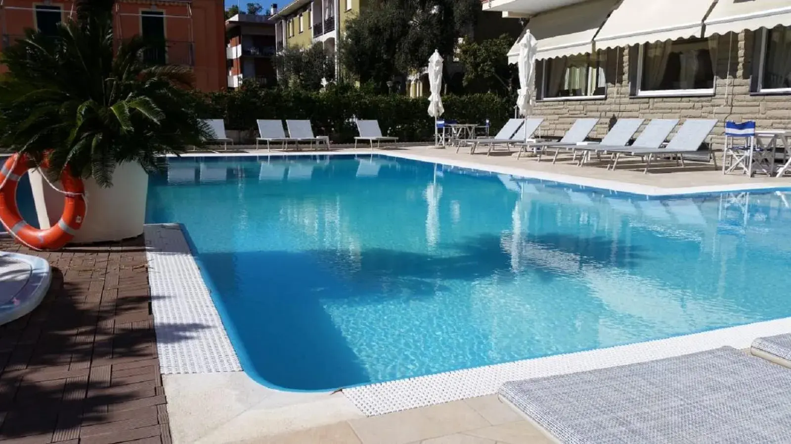 Swimming Pool in Hotel Splendid