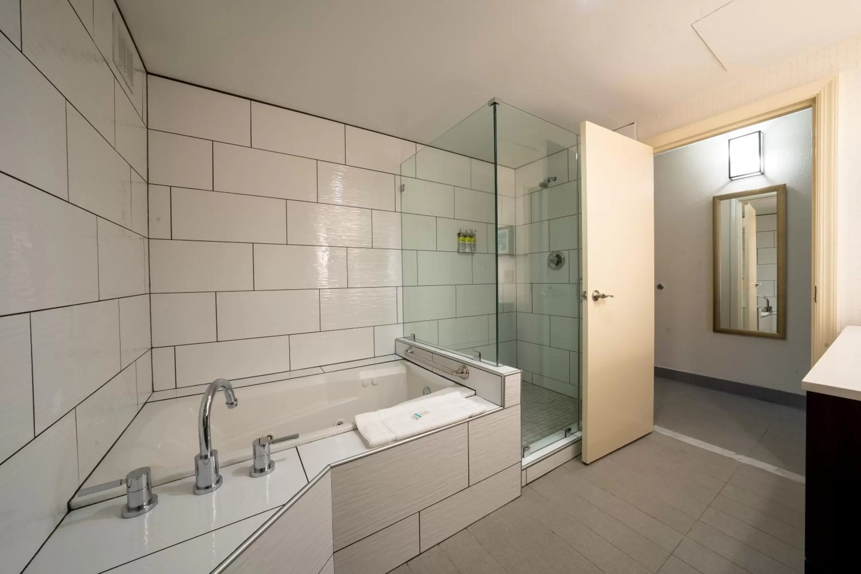 Bathroom in Holiday Inn Lansdale-Hatfield, an IHG Hotel