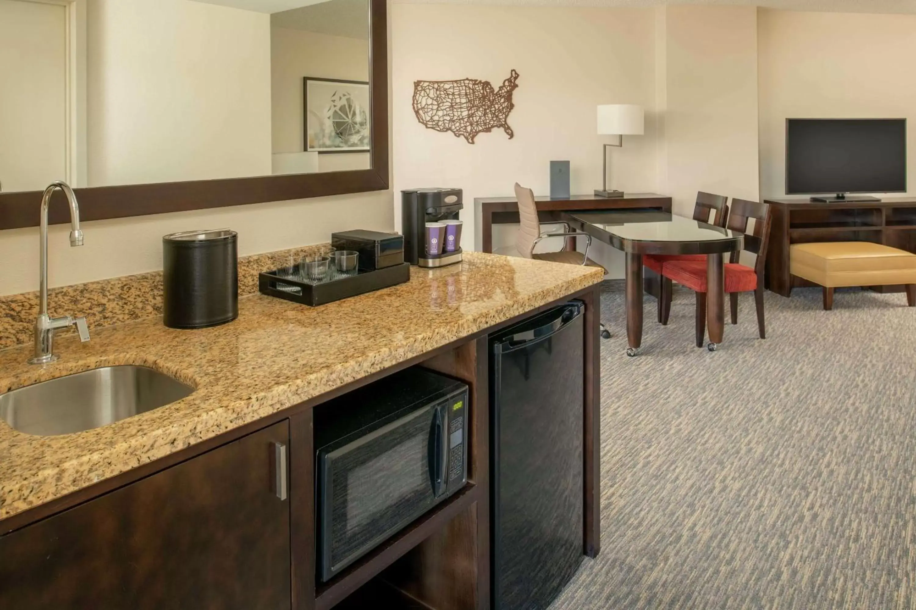 Bedroom, Kitchen/Kitchenette in Embassy Suites By Hilton Seattle - Tacoma International Airport