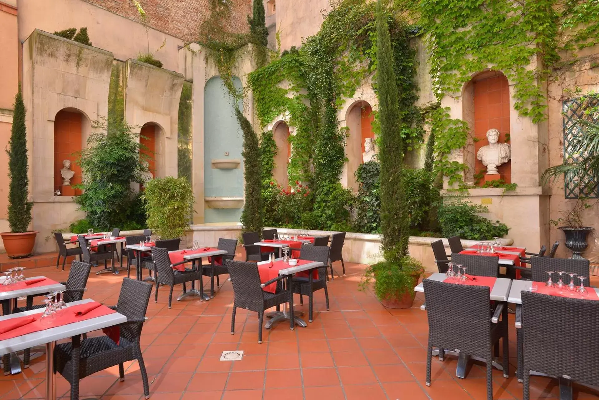 Restaurant/Places to Eat in Plaza Hotel Capitole Toulouse - Anciennement-formerly CROWNE PLAZA