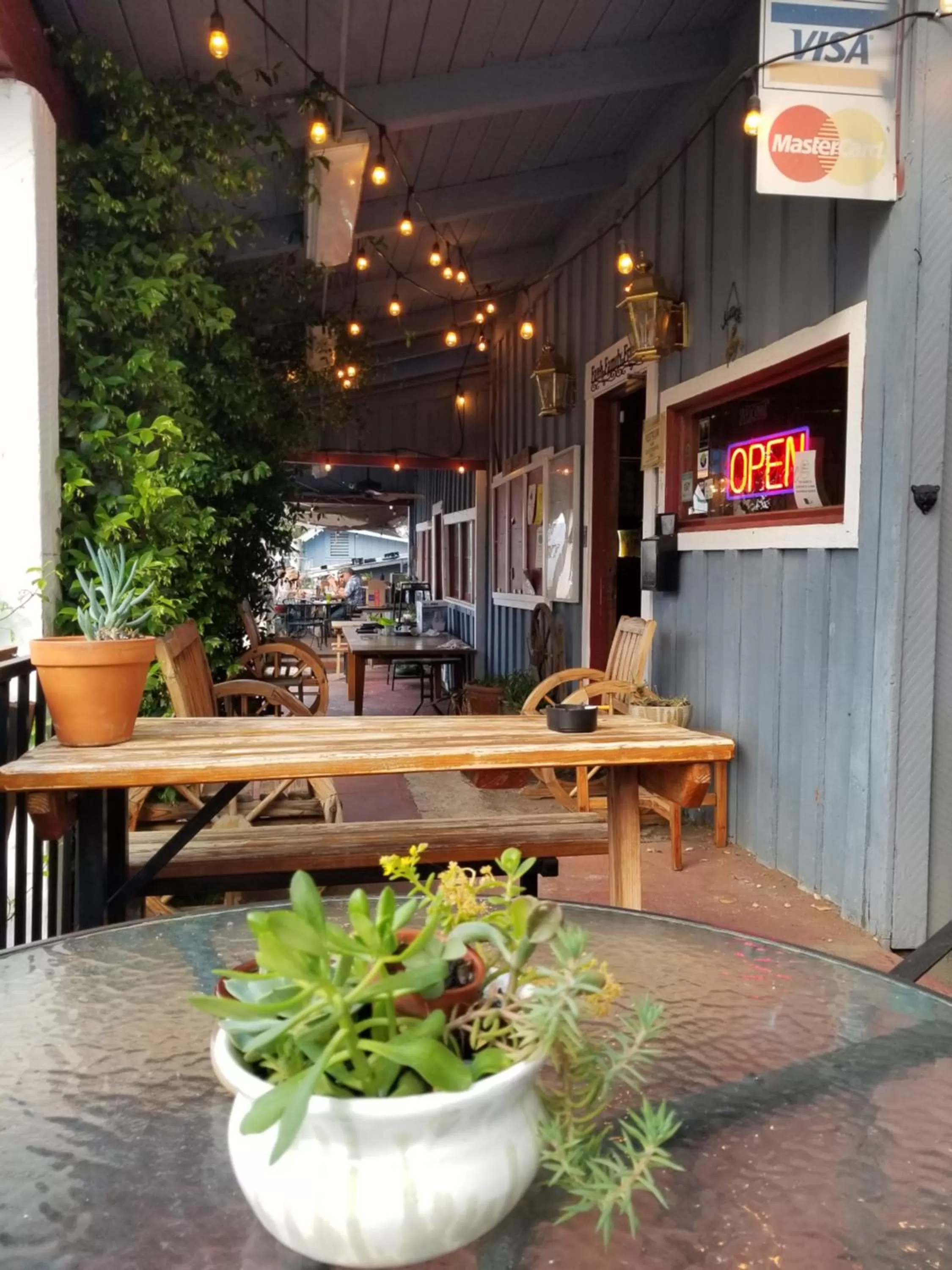 Restaurant/places to eat in Genas's Sierra Inn & Restaurant