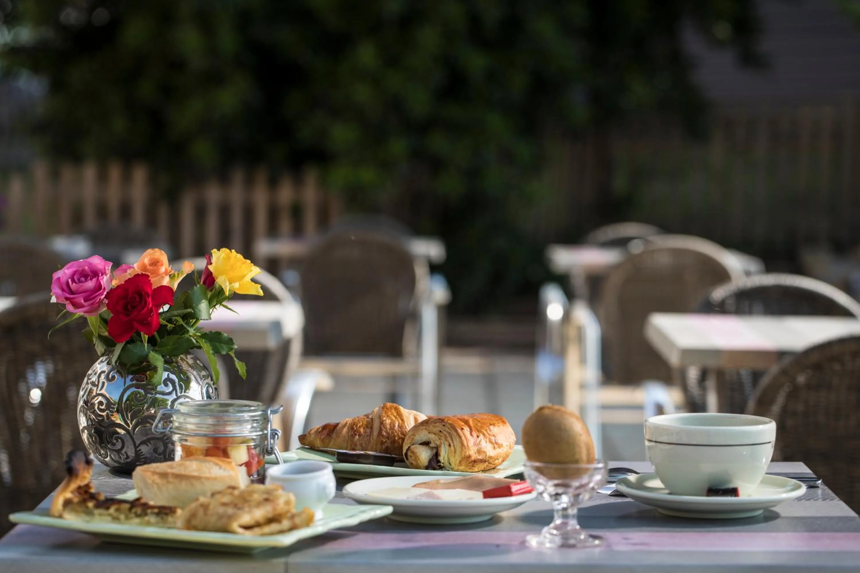 Food and drinks in Contact Hotel Atoll