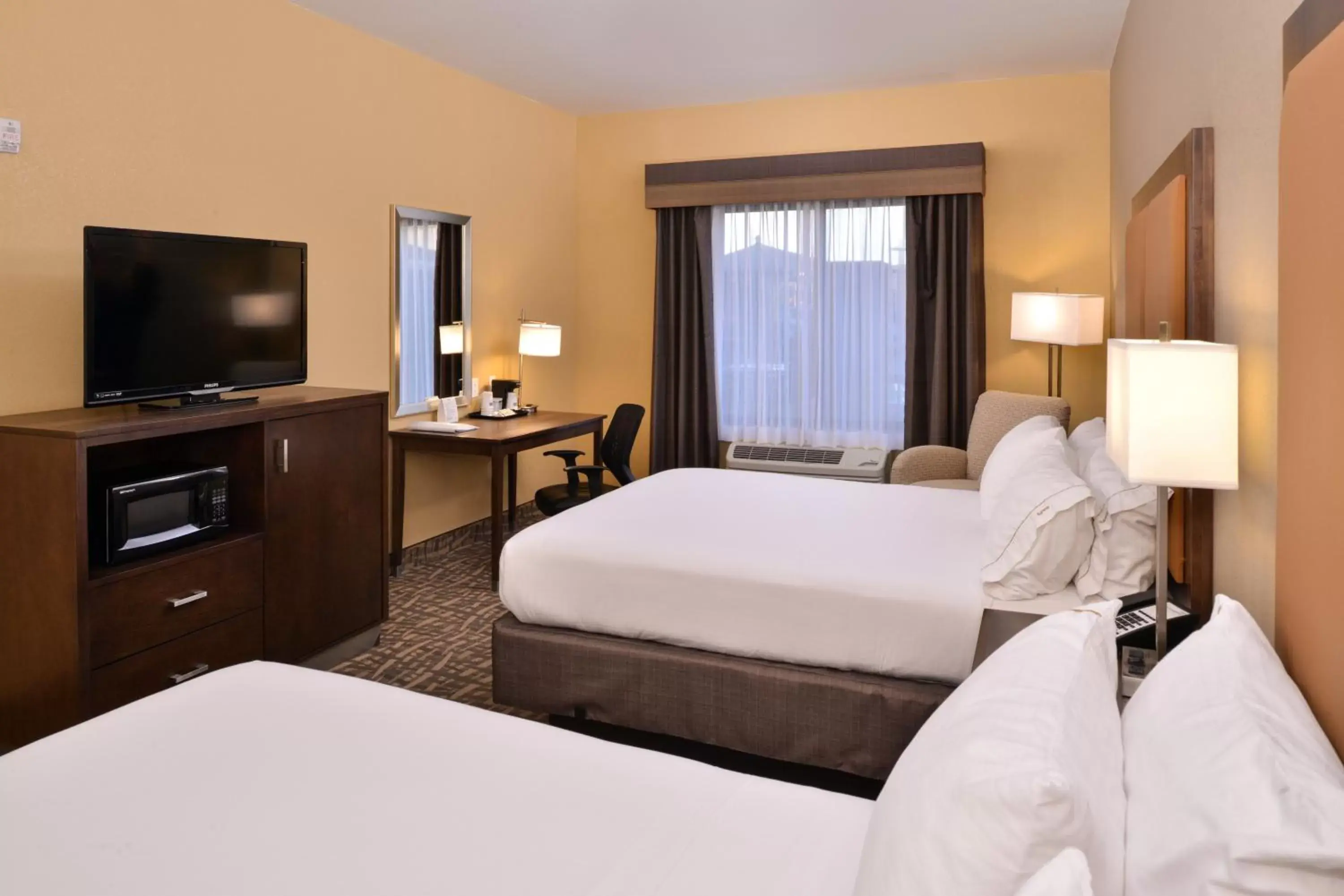 Photo of the whole room, Bed in Holiday Inn Express Hotels Page, an IHG Hotel