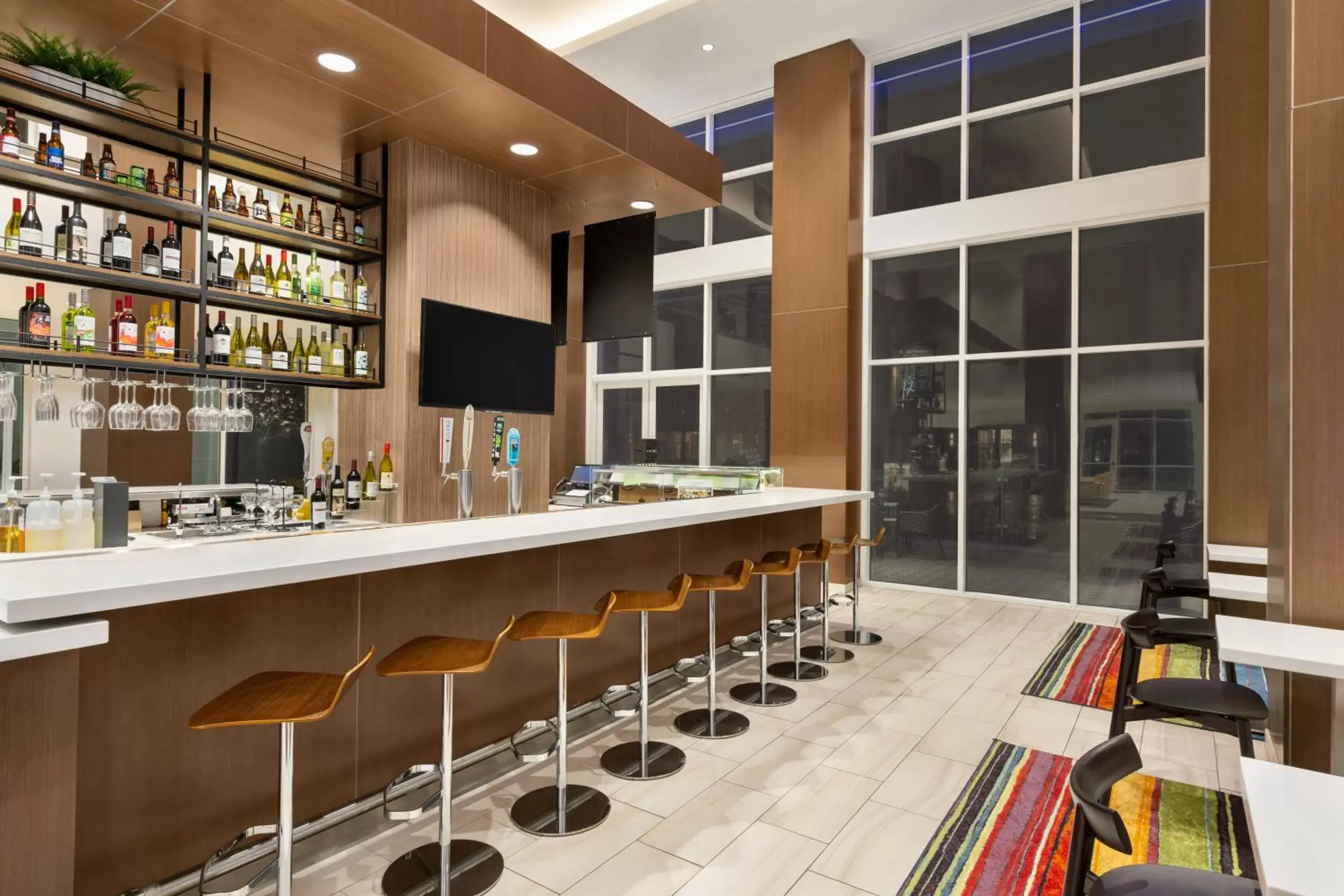 Lounge/Bar in Wyndham Anaheim