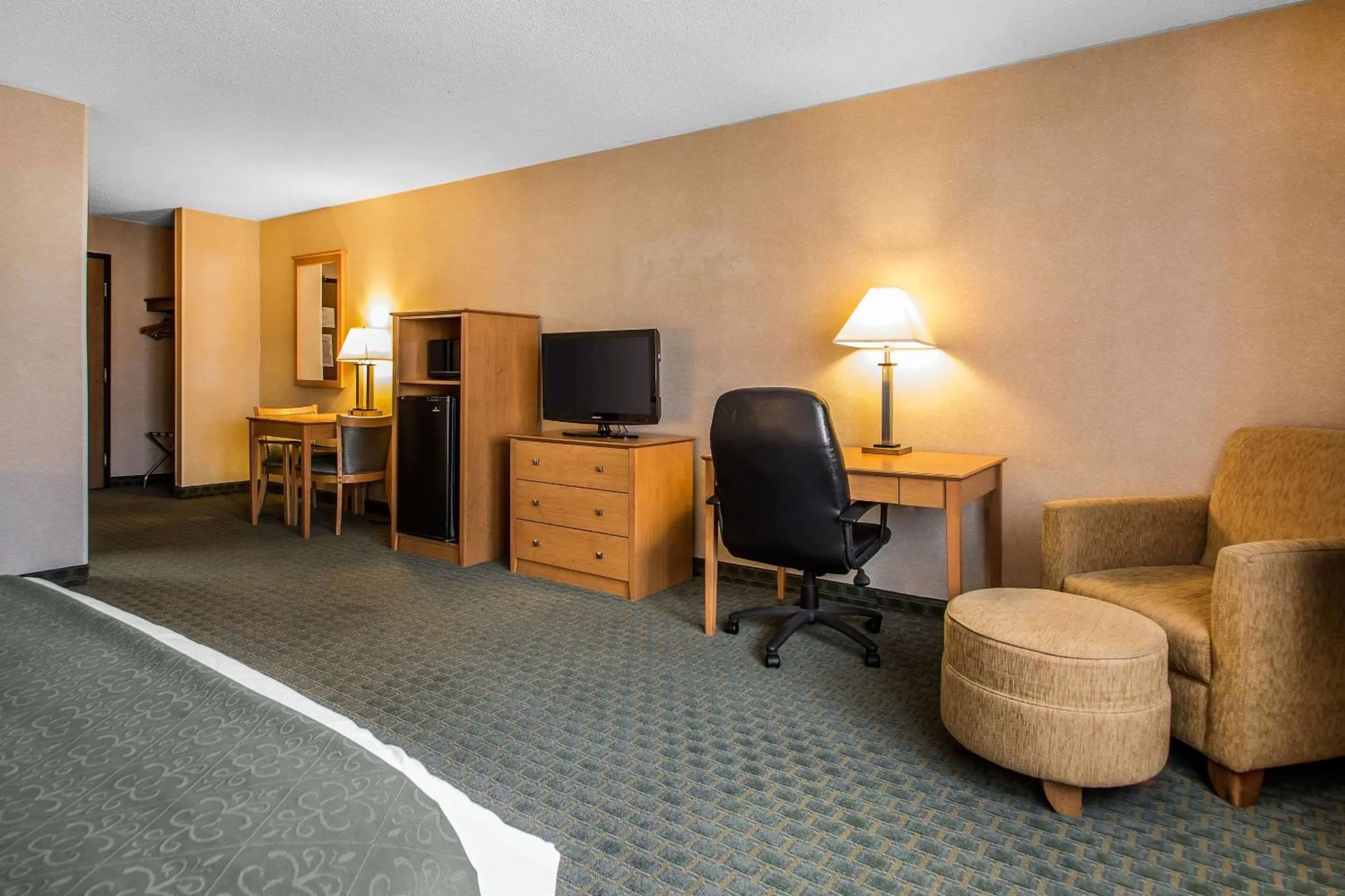 Photo of the whole room in Quality Inn Dubuque on Hwy 20