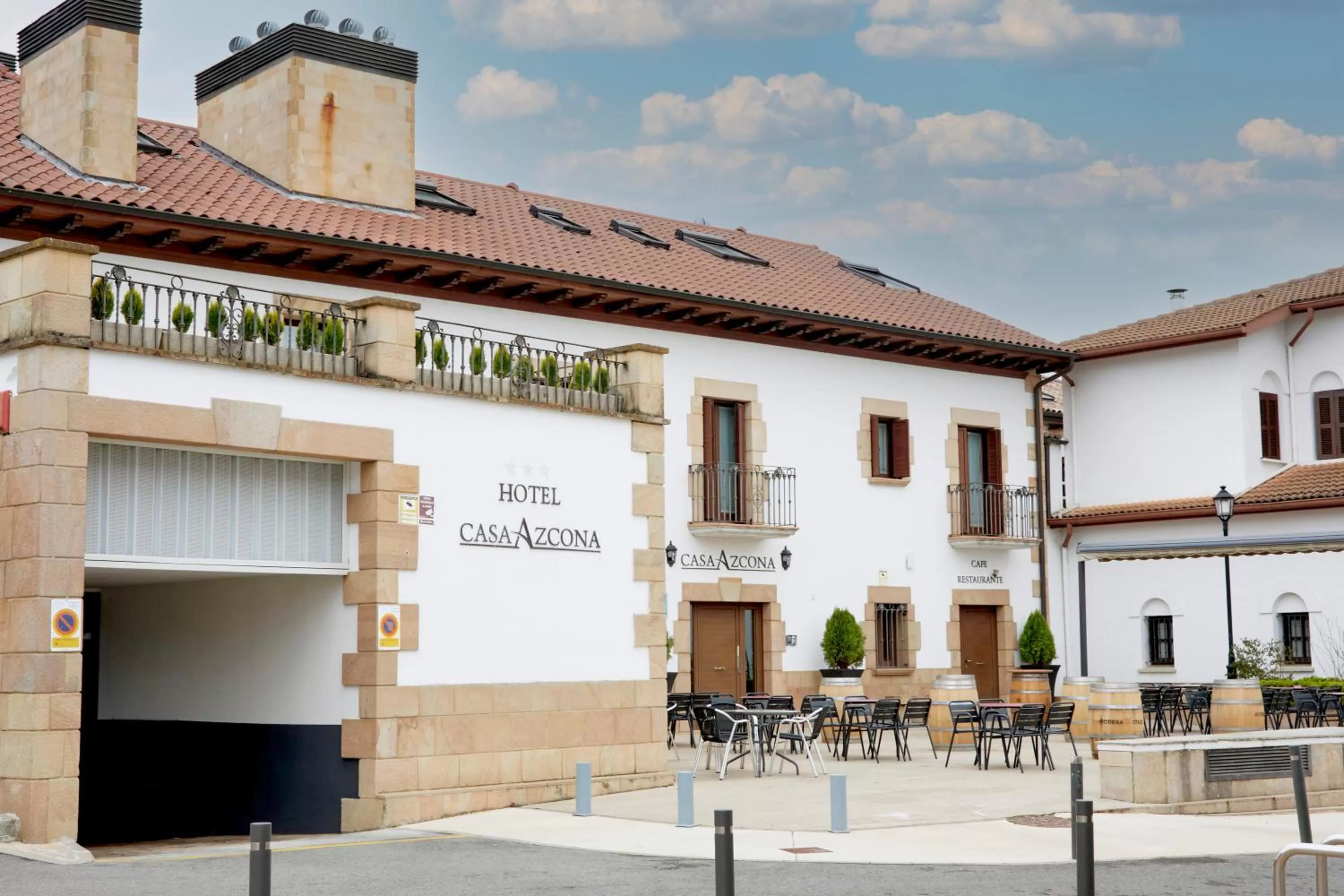 Property building in Hotel Casa Azcona
