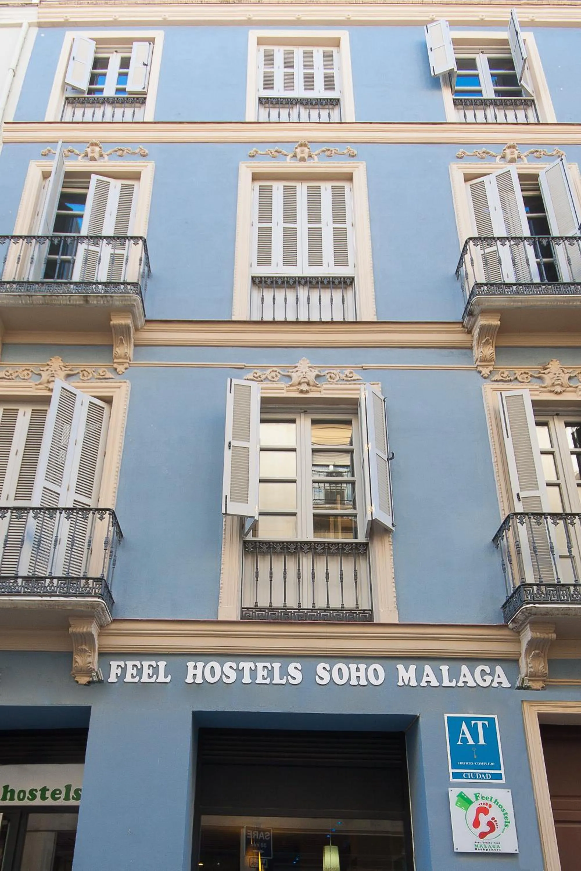 Facade/entrance in Feel Hostels Soho Malaga
