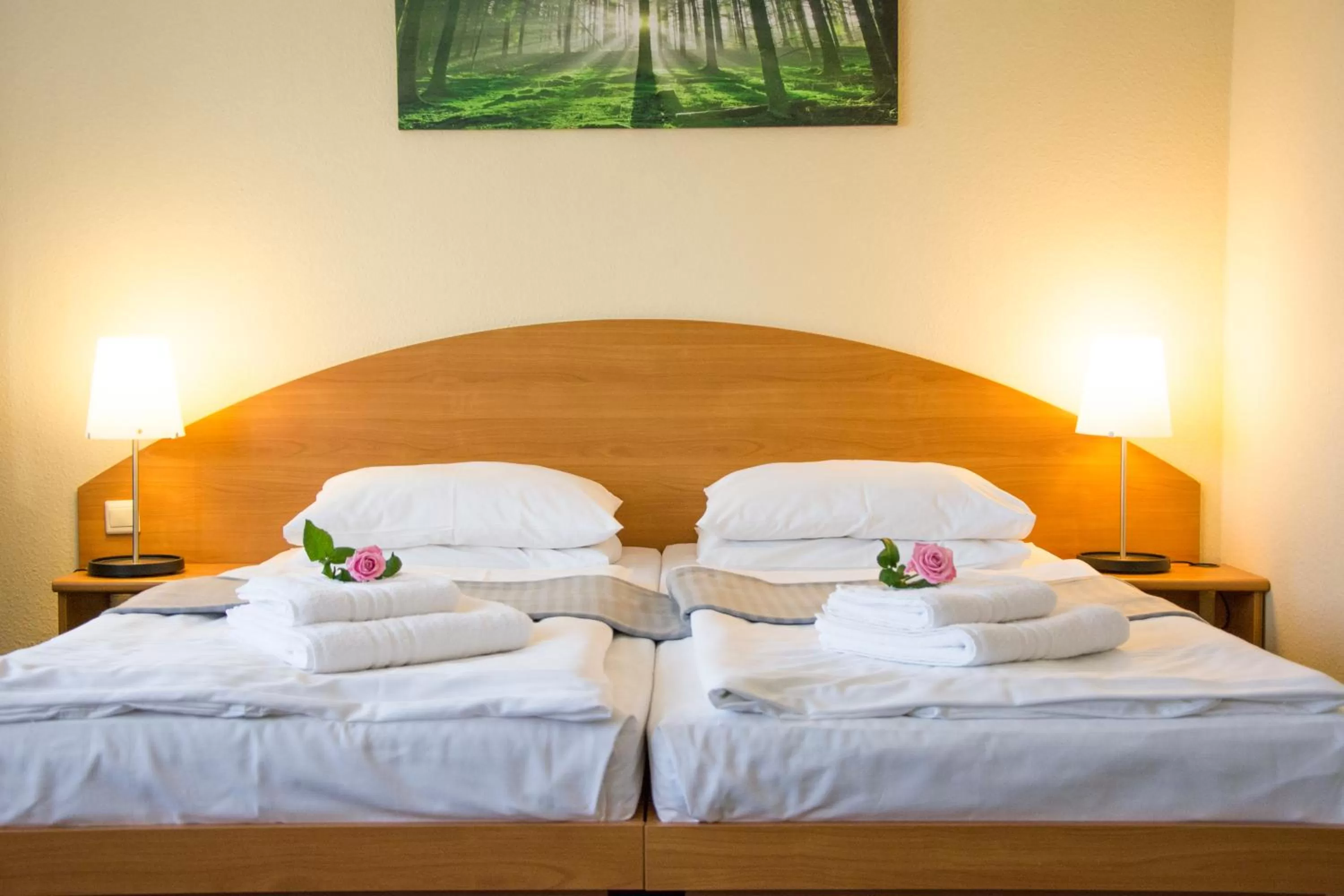 Bed in astral'Inn Leipzig Hotel & Restaurant