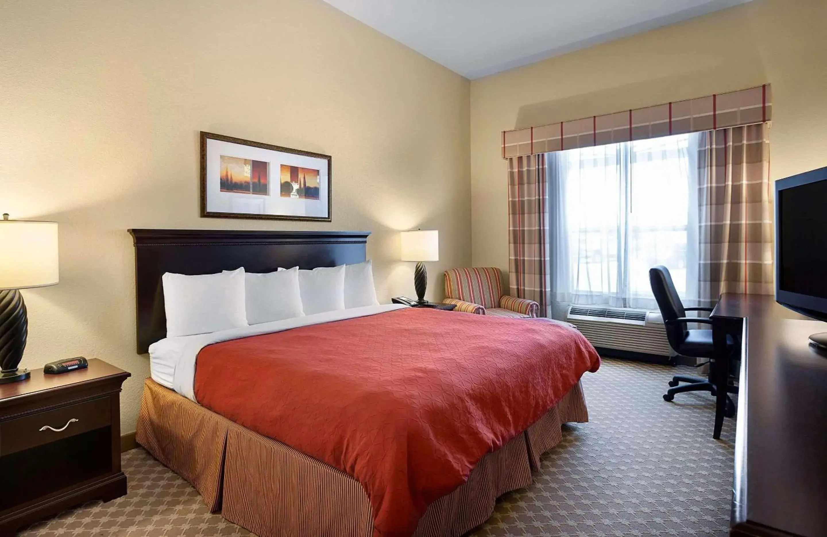 Bedroom, Bed in Country Inn & Suites by Radisson, Concord (Kannapolis), NC