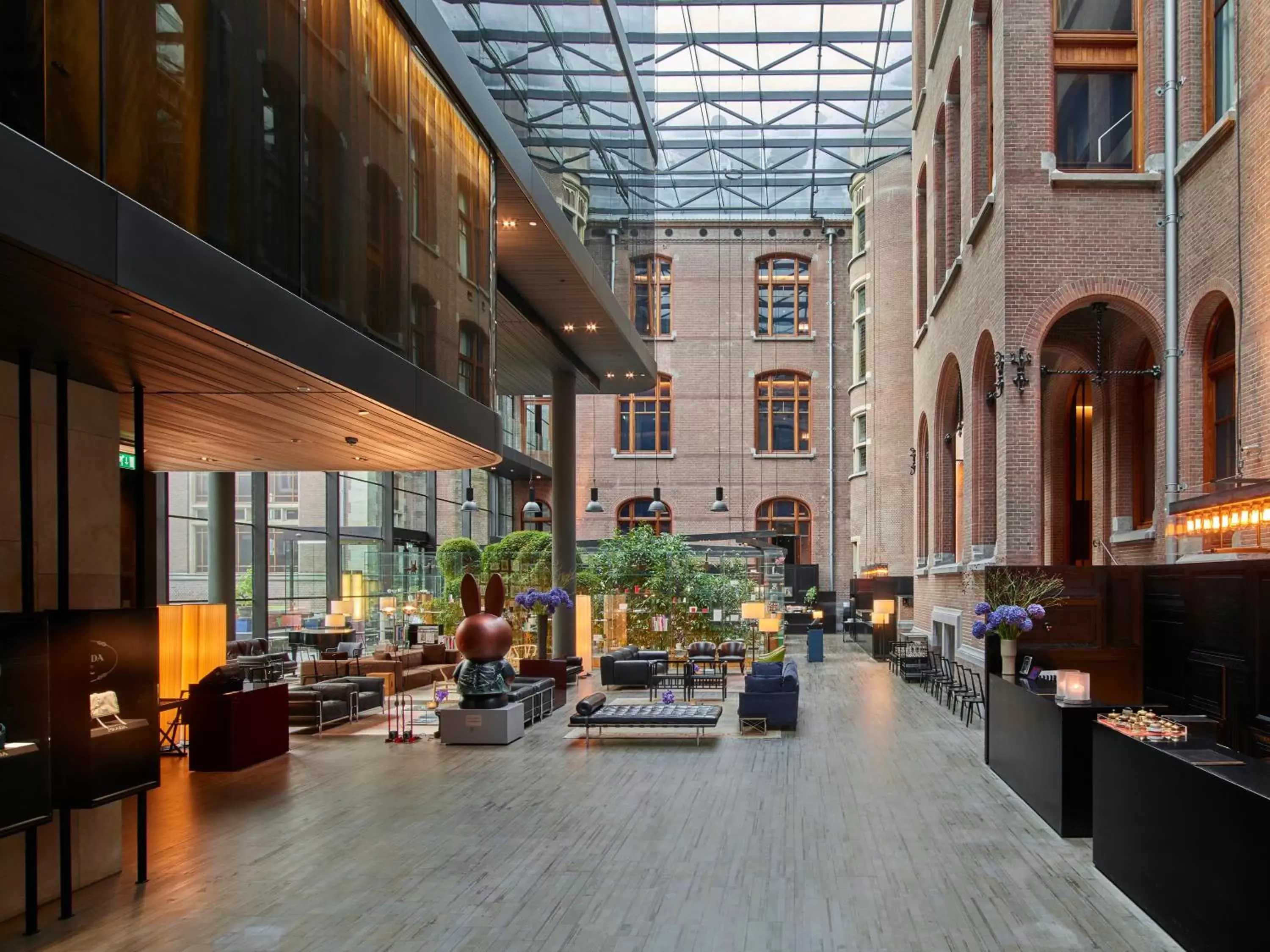 Lobby or reception, Restaurant/Places to Eat in Conservatorium Hotel