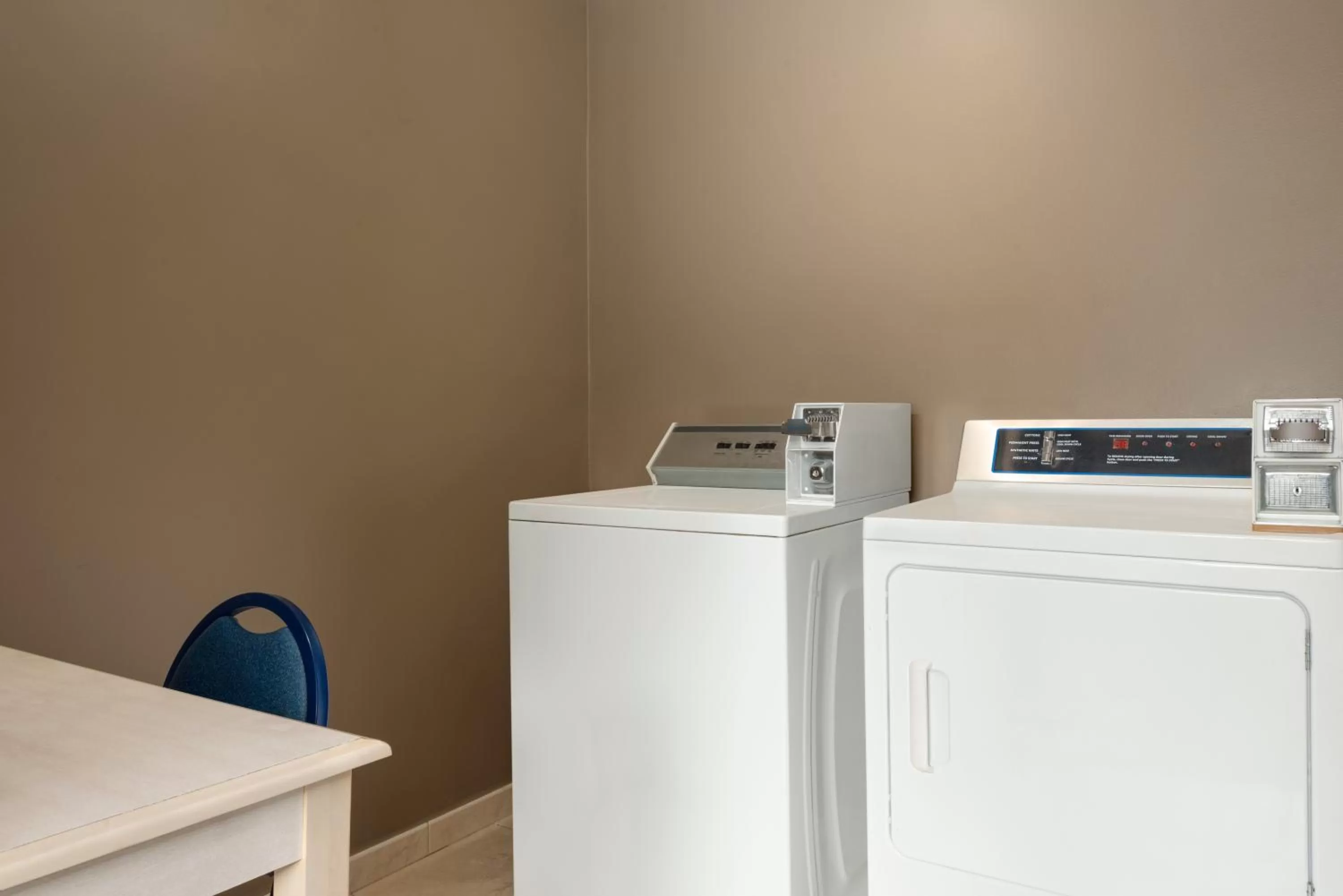 laundry in Wingate by Wyndham South Bend - Notre Dame