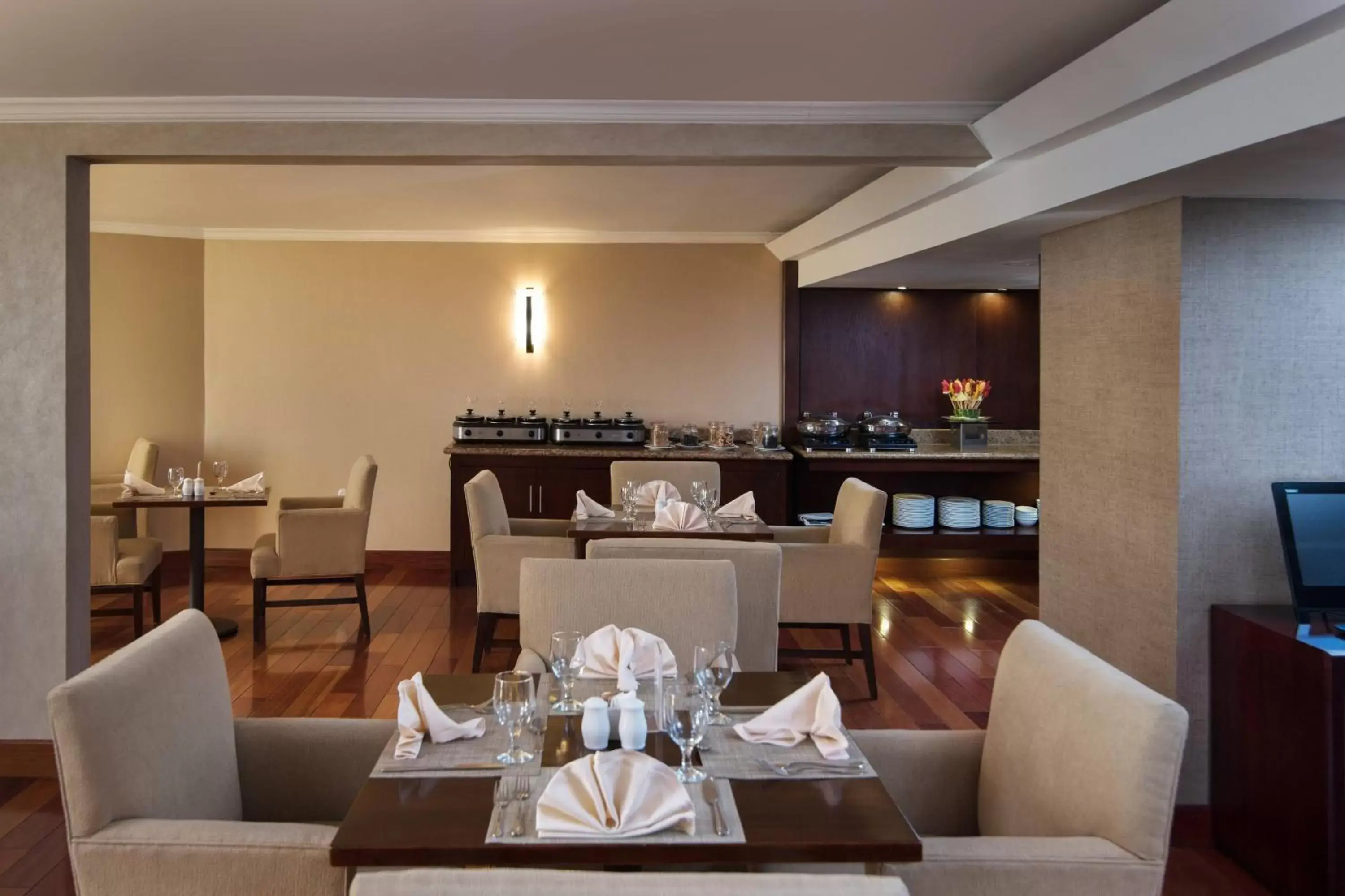 Lounge or bar, Restaurant/Places to Eat in Sheraton Santo Domingo