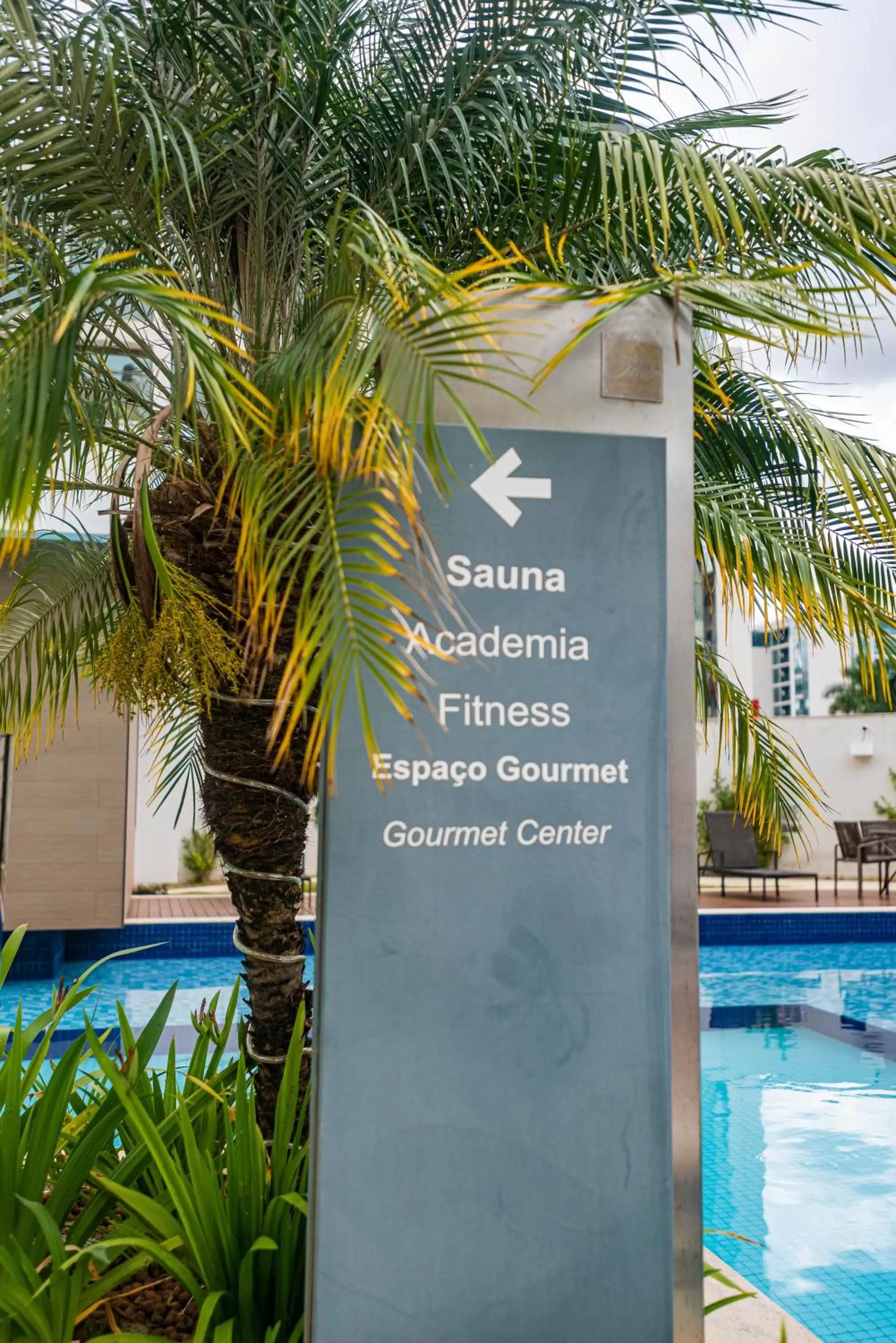 Swimming pool in Jade Hotel Brasília