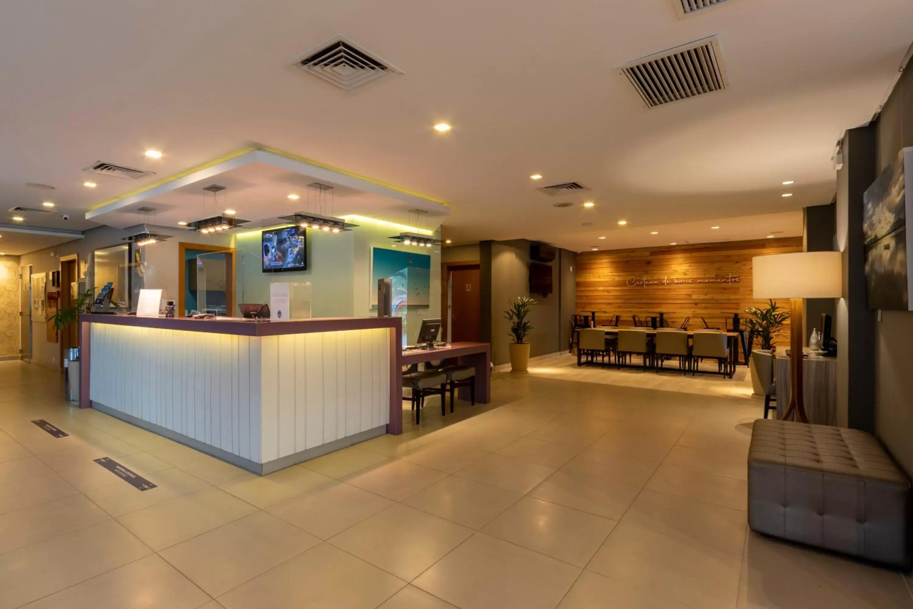 Property building, Lobby/Reception in Mercure Florianópolis