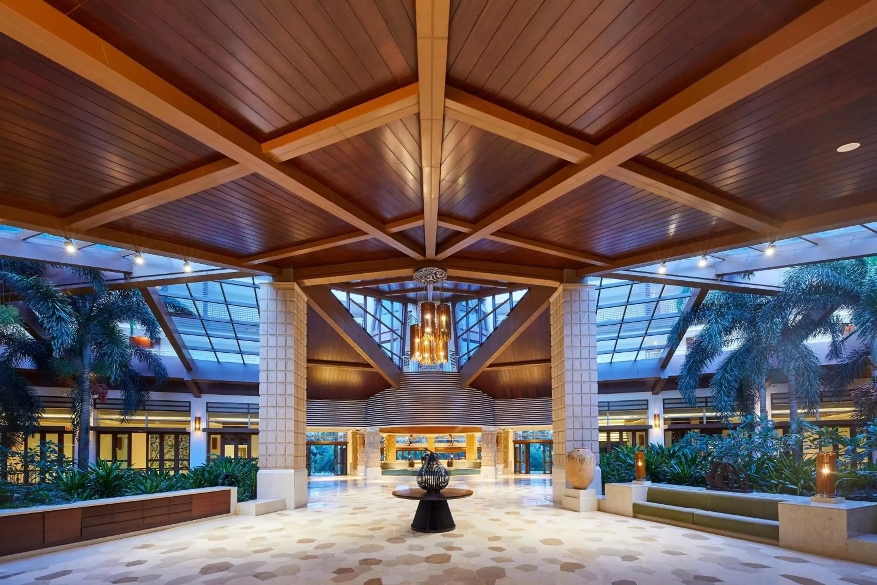 Lobby or reception in Four Points by Sheraton Shenzhou Peninsula Resort